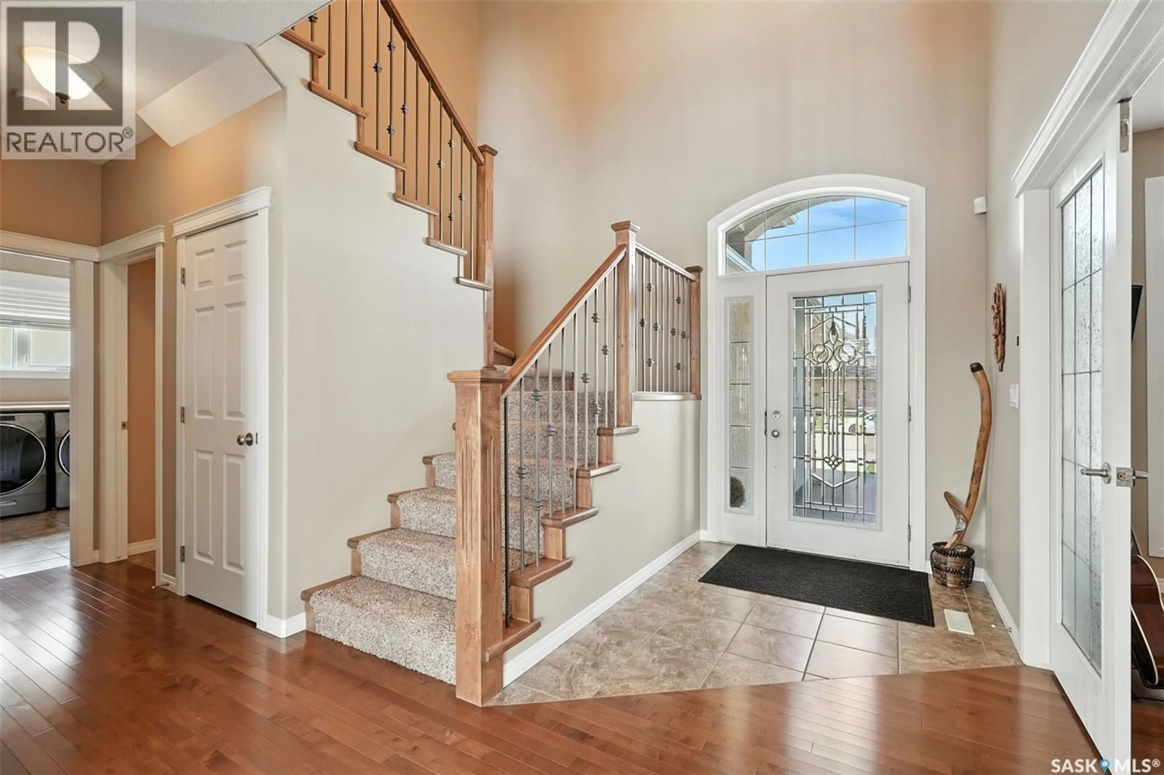 Indoor entryway for 511 WATERS CRESCENT, Saskatoon Saskatchewan S7W0A6