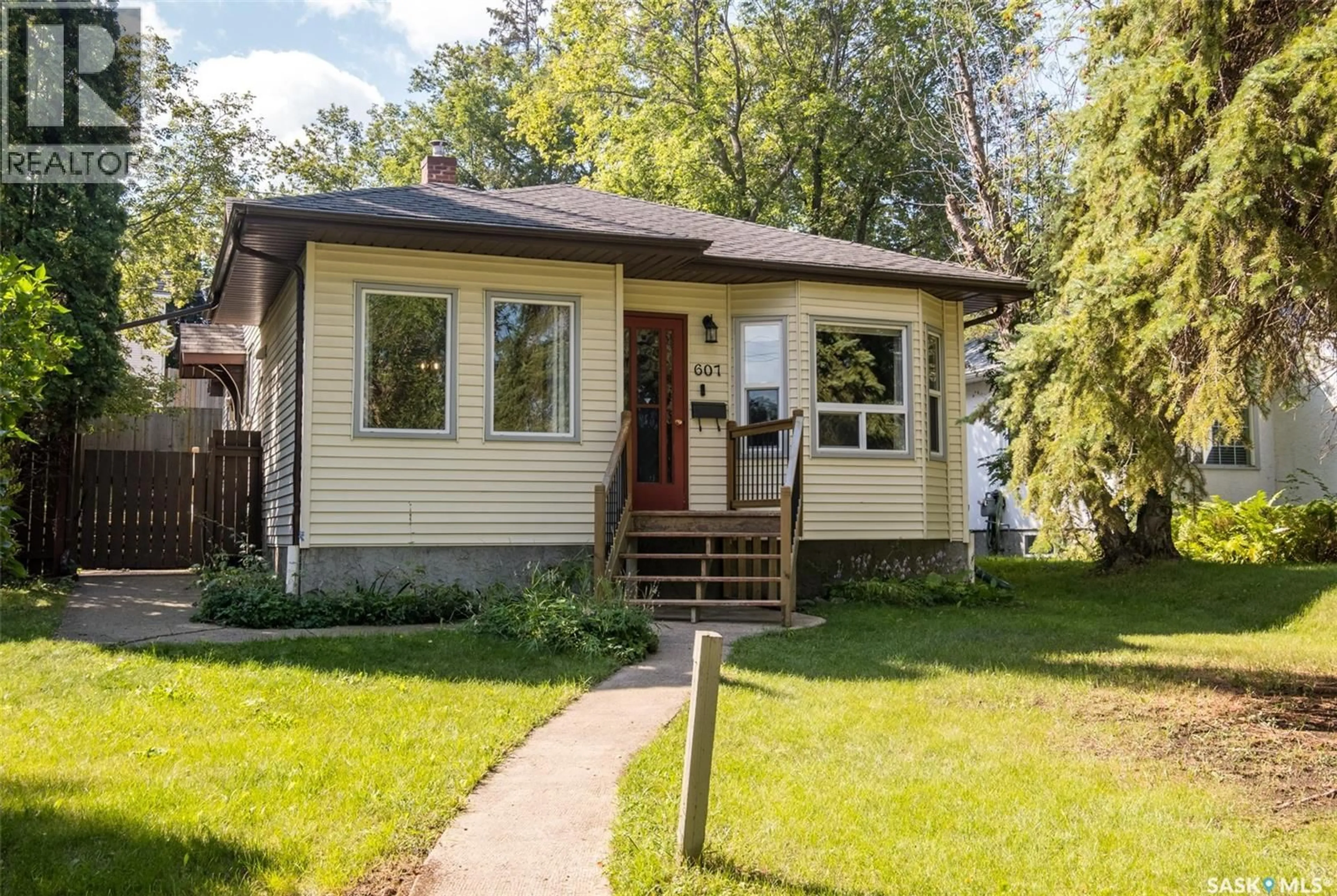 Home with vinyl exterior material, street for 607 20TH STREET, Prince Albert Saskatchewan S6V4H4