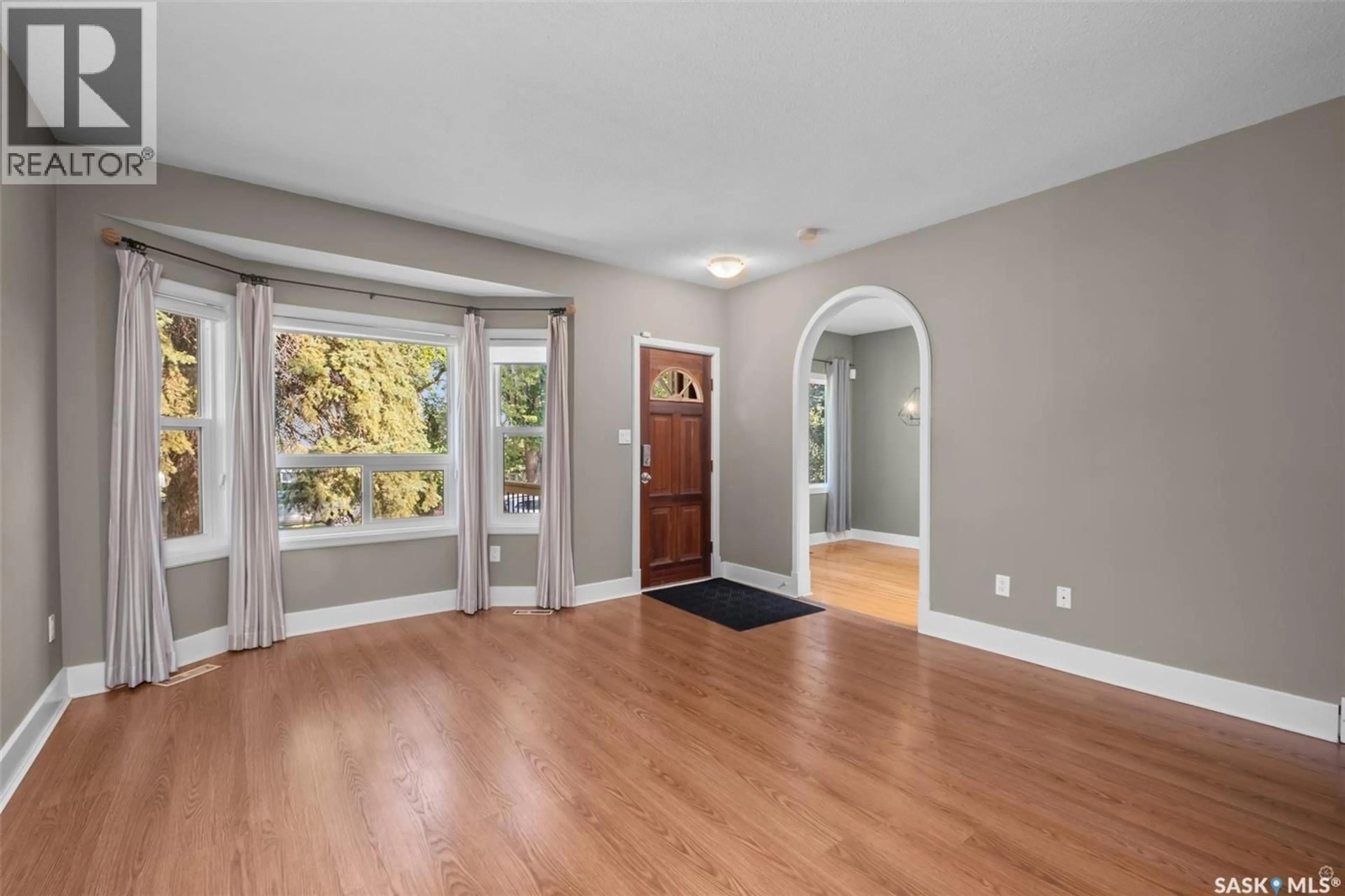 Indoor entryway for 607 20TH STREET, Prince Albert Saskatchewan S6V4H4