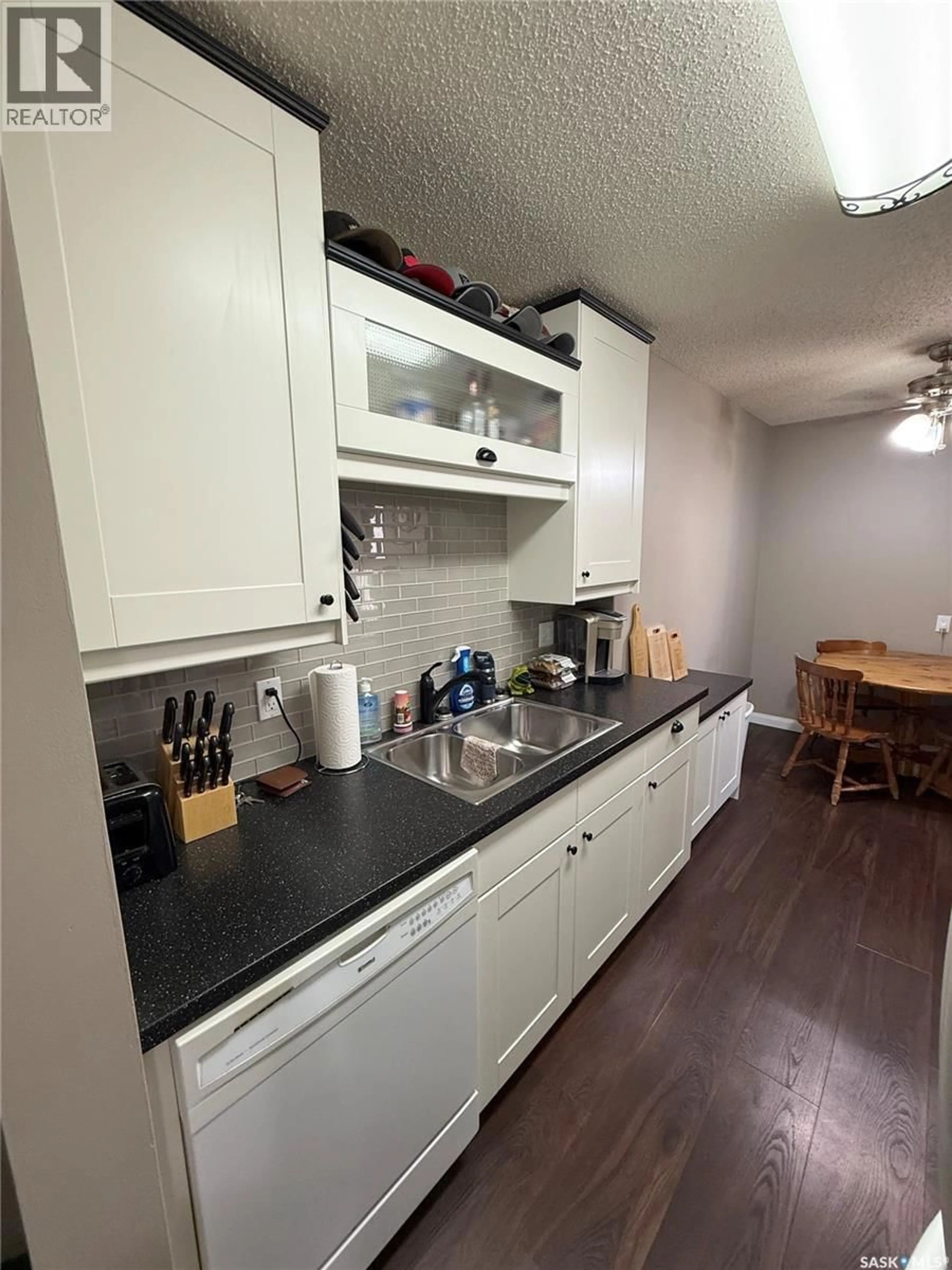 Standard kitchen, unknown for 207C - 312 TAIT PLACE, Saskatoon Saskatchewan S7H5L8