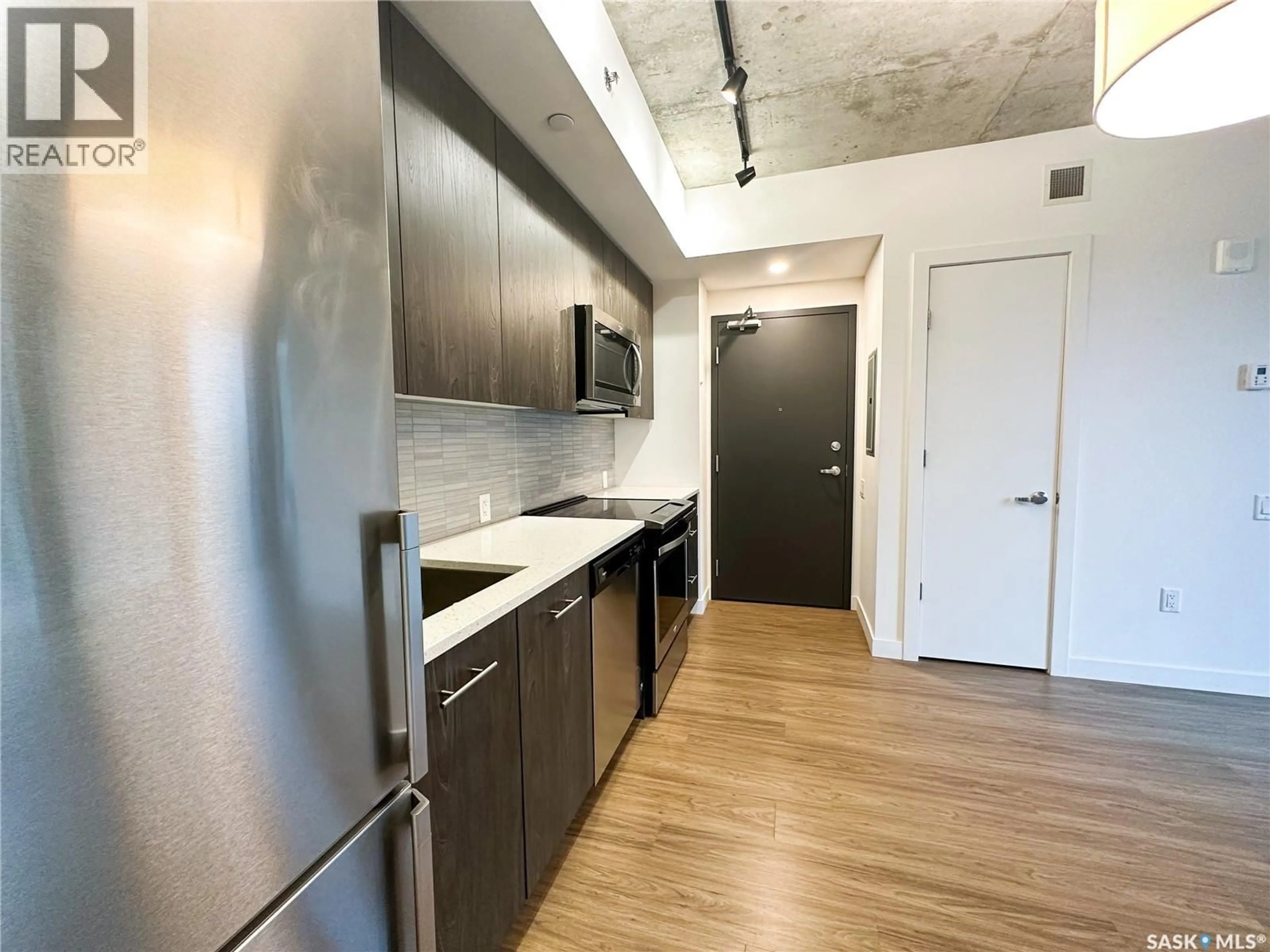 Standard kitchen, unknown for 490 - 804 2ND AVENUE, Saskatoon Saskatchewan S7K4H5