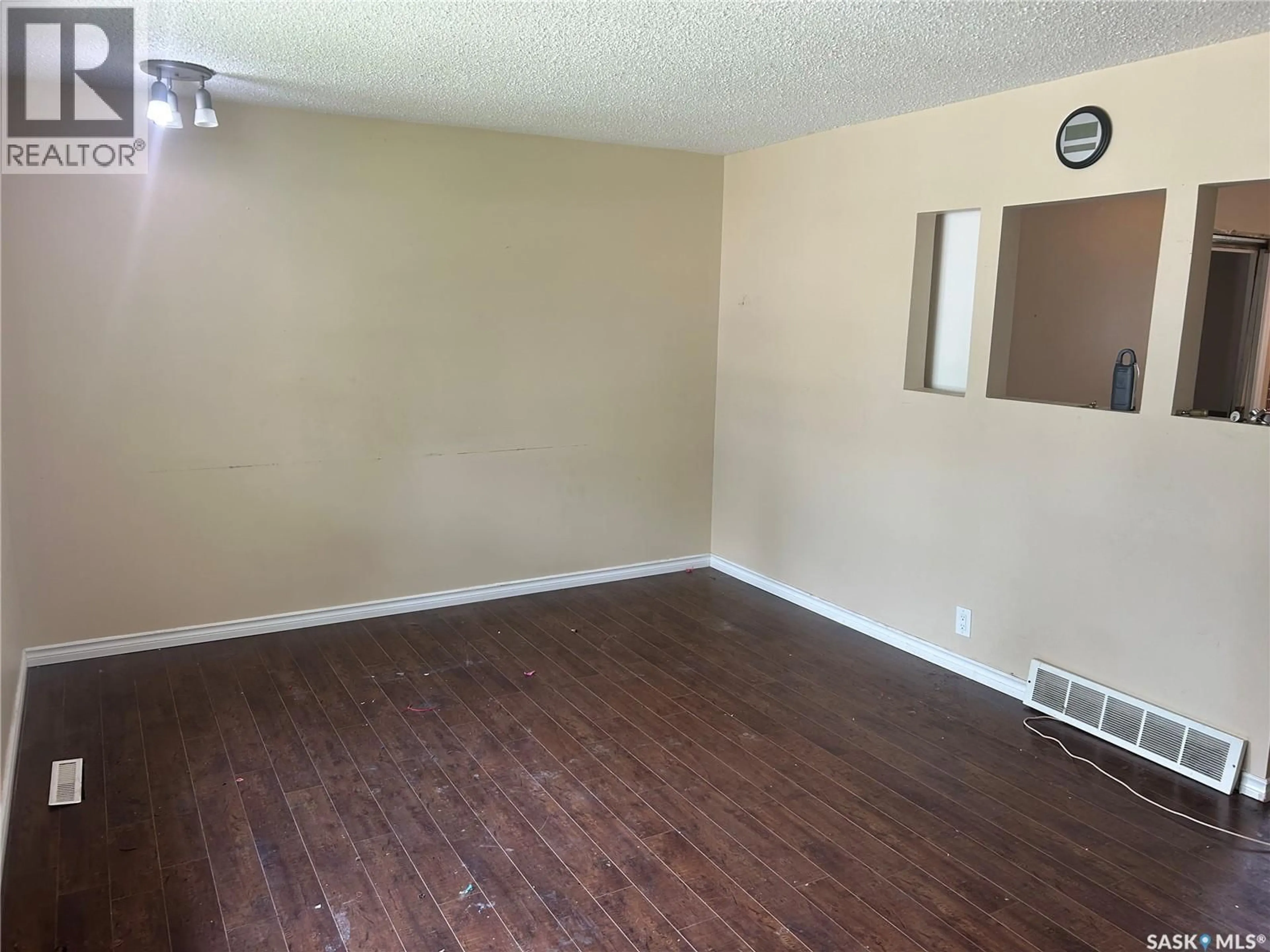 A pic of a room for 732 GREY STREET, Regina Saskatchewan S4T5G5