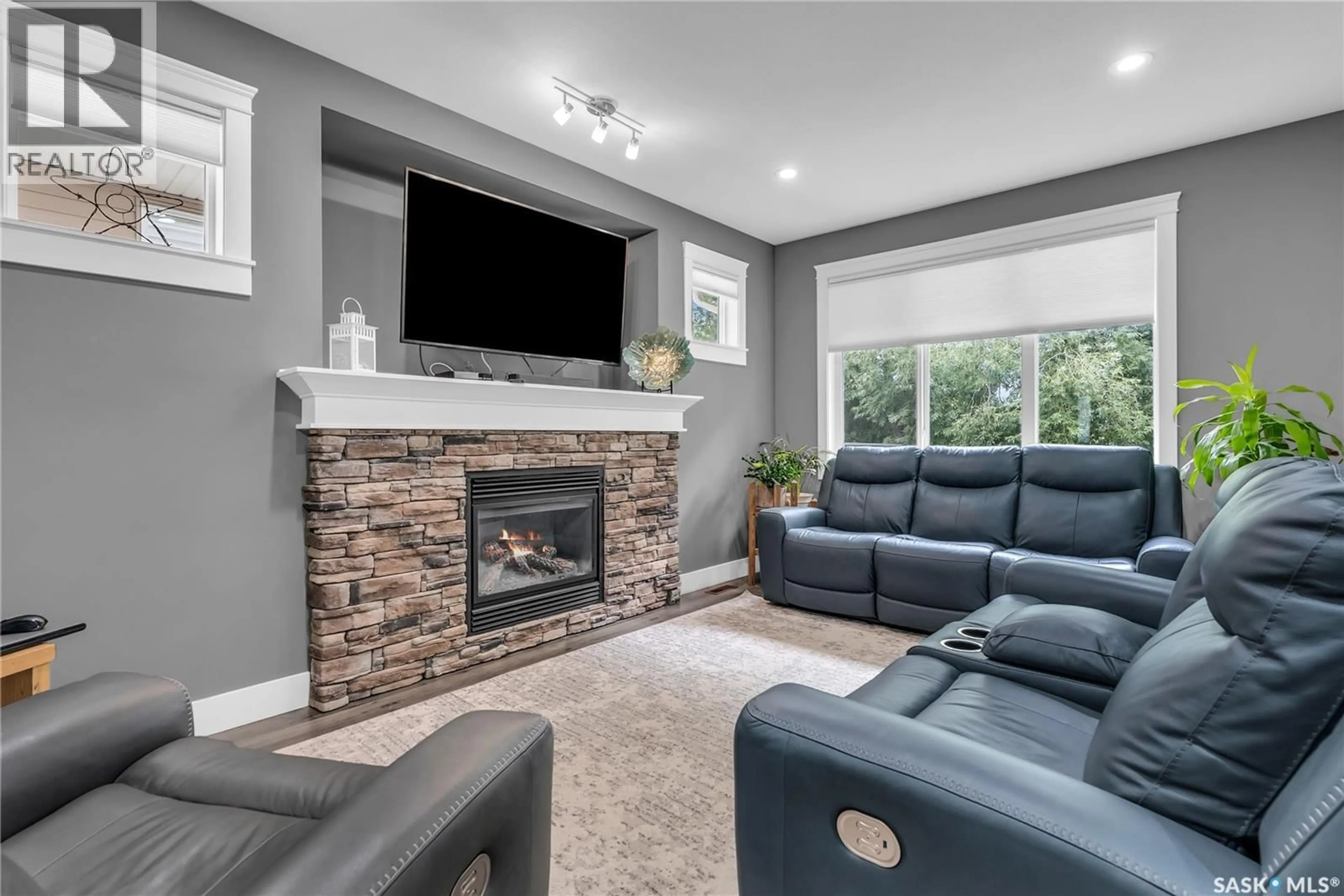 Home theater for 10 700 CENTRAL STREET, Warman Saskatchewan S0K0A1
