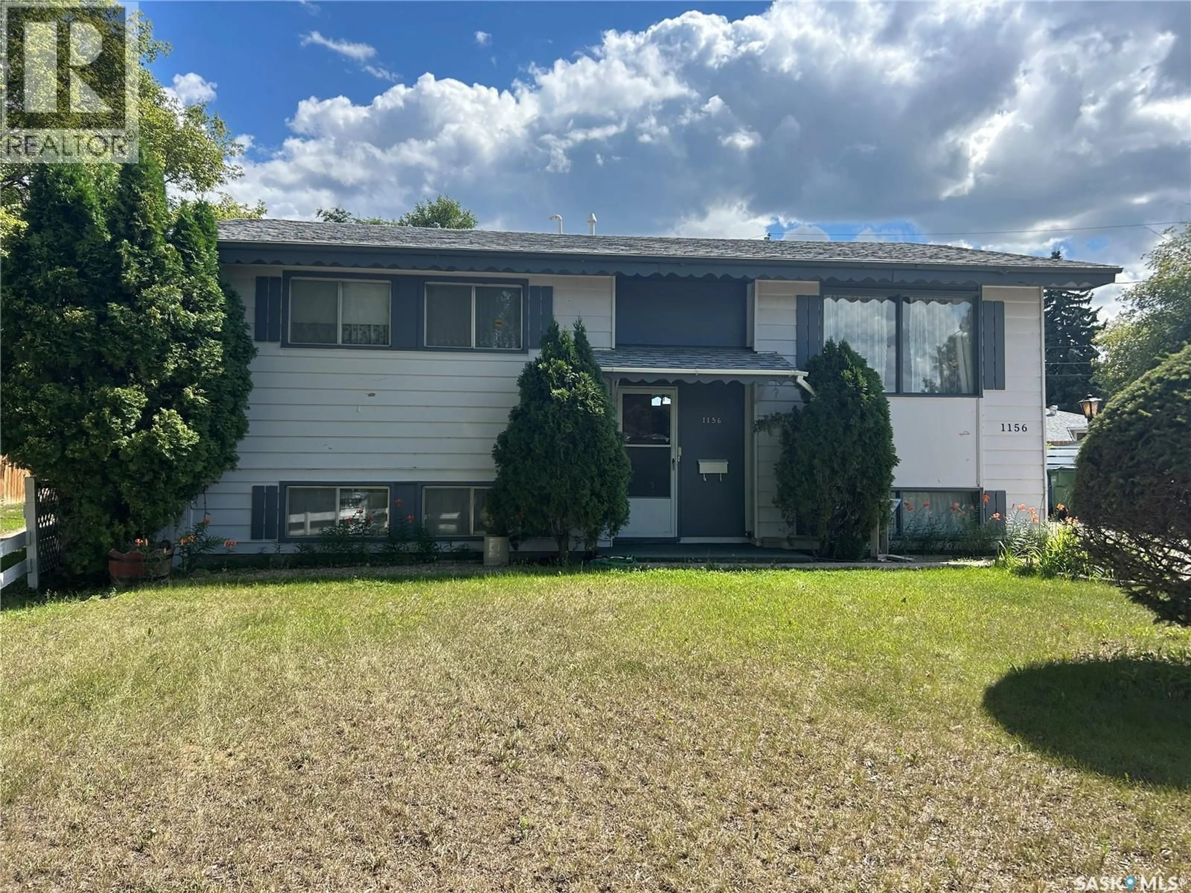 Home with vinyl exterior material, street for 1156 DUFFIELD CRESCENT, Moose Jaw Saskatchewan S6H5M4