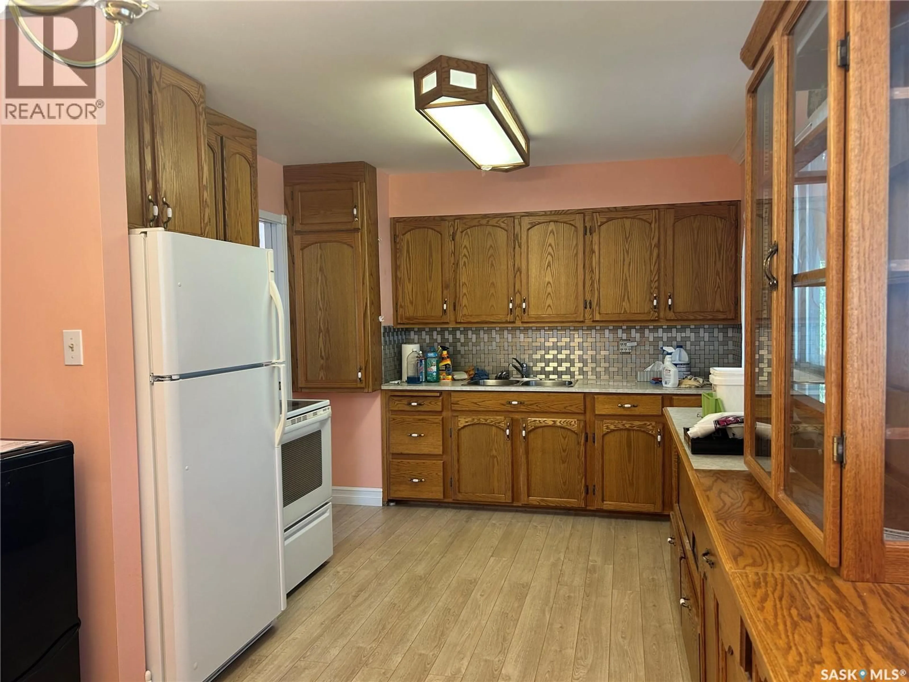 Standard kitchen, unknown for 1156 DUFFIELD CRESCENT, Moose Jaw Saskatchewan S6H5M4