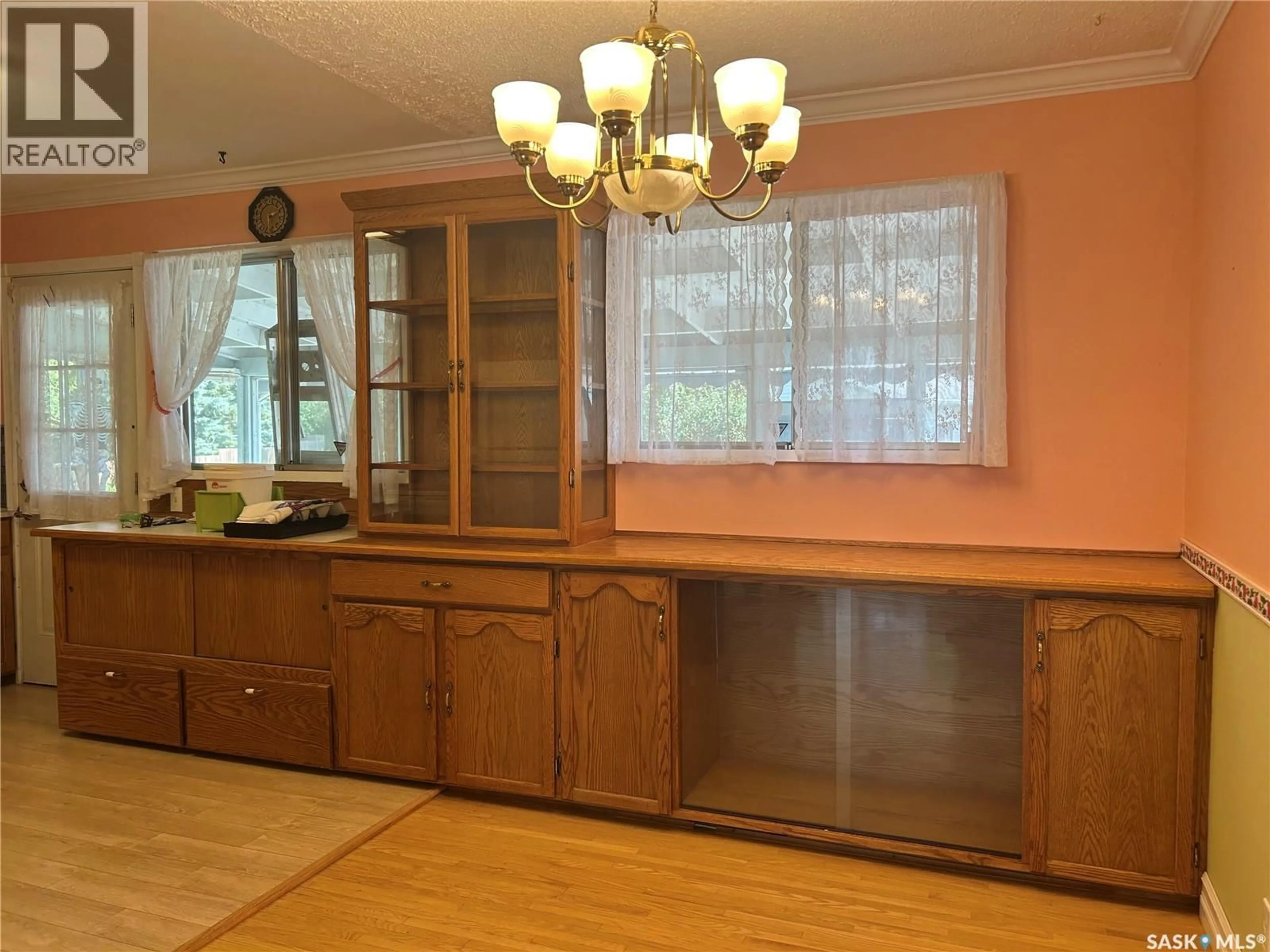 Dining room, wood/laminate floor for 1156 DUFFIELD CRESCENT, Moose Jaw Saskatchewan S6H5M4
