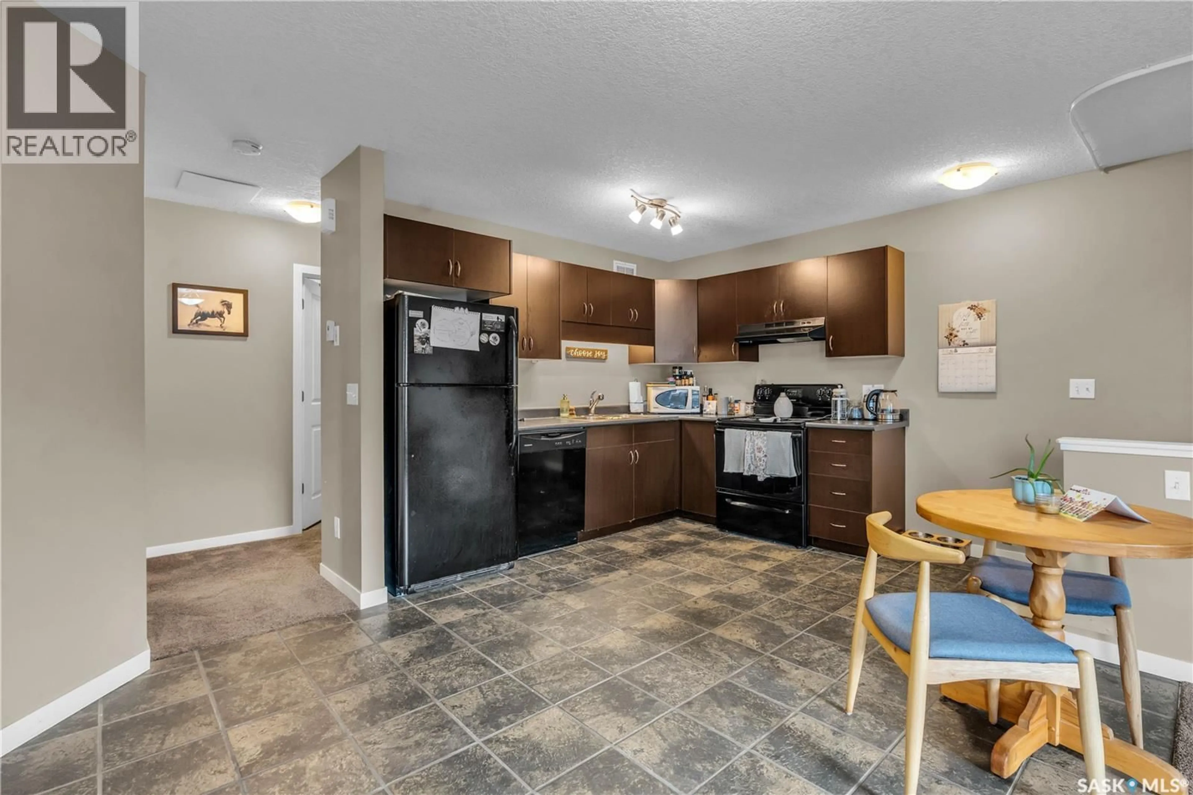 Standard kitchen, ceramic/tile floor for 170 - 5079 JAMES HILL ROAD, Regina Saskatchewan S4W0B9