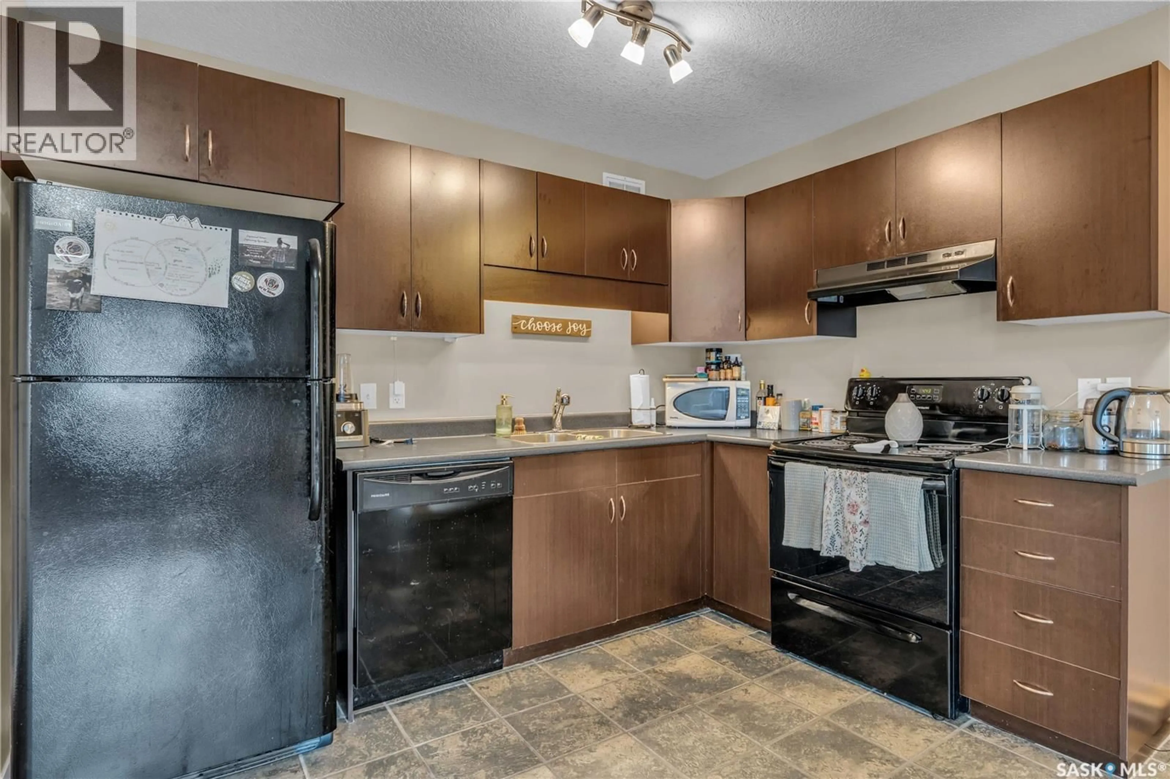 Standard kitchen, unknown for 170 - 5079 JAMES HILL ROAD, Regina Saskatchewan S4W0B9