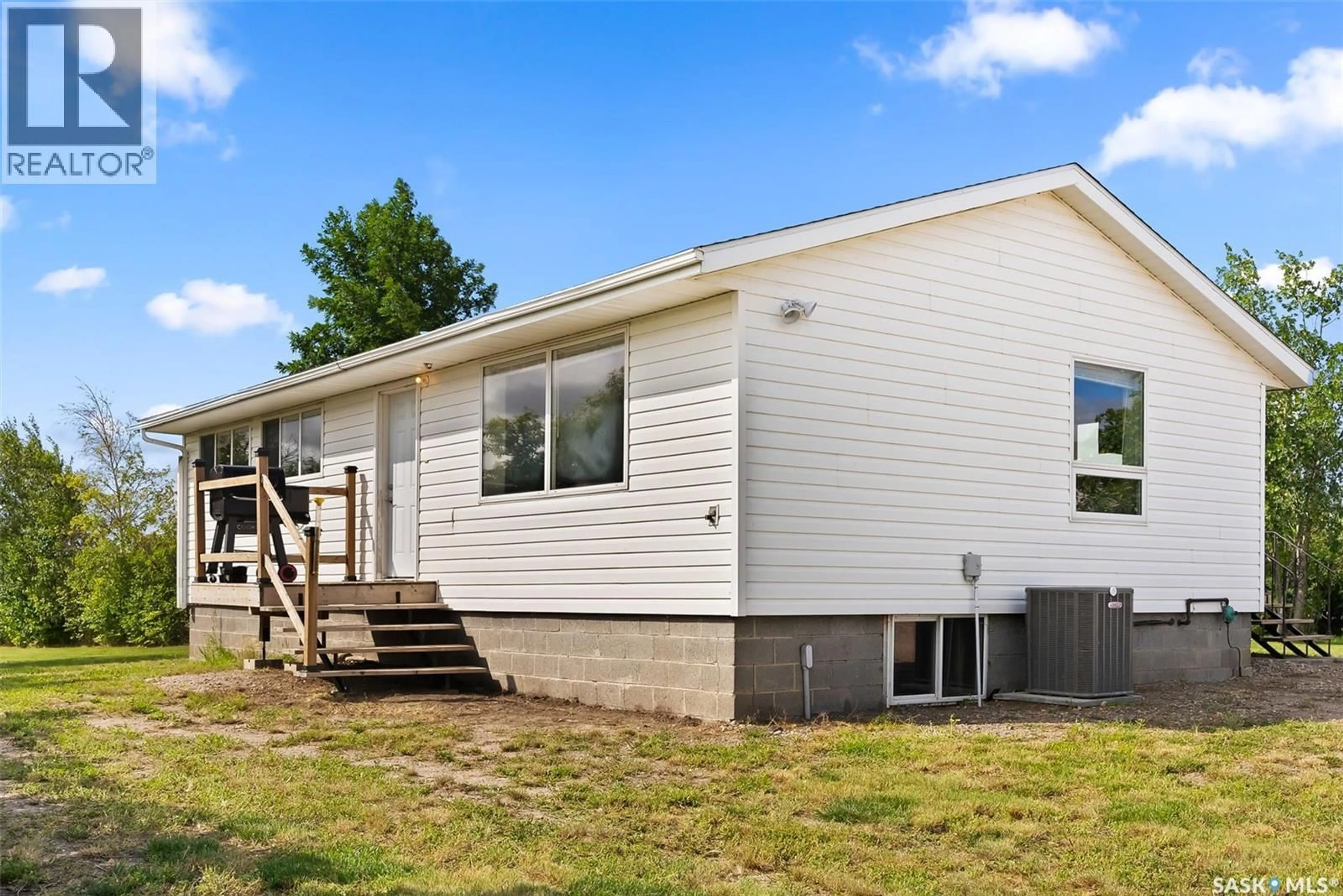 Home with vinyl exterior material, building for AFFLECK ACREAGE, South Qu'Appelle Rm No. 157 Saskatchewan S0G1K0