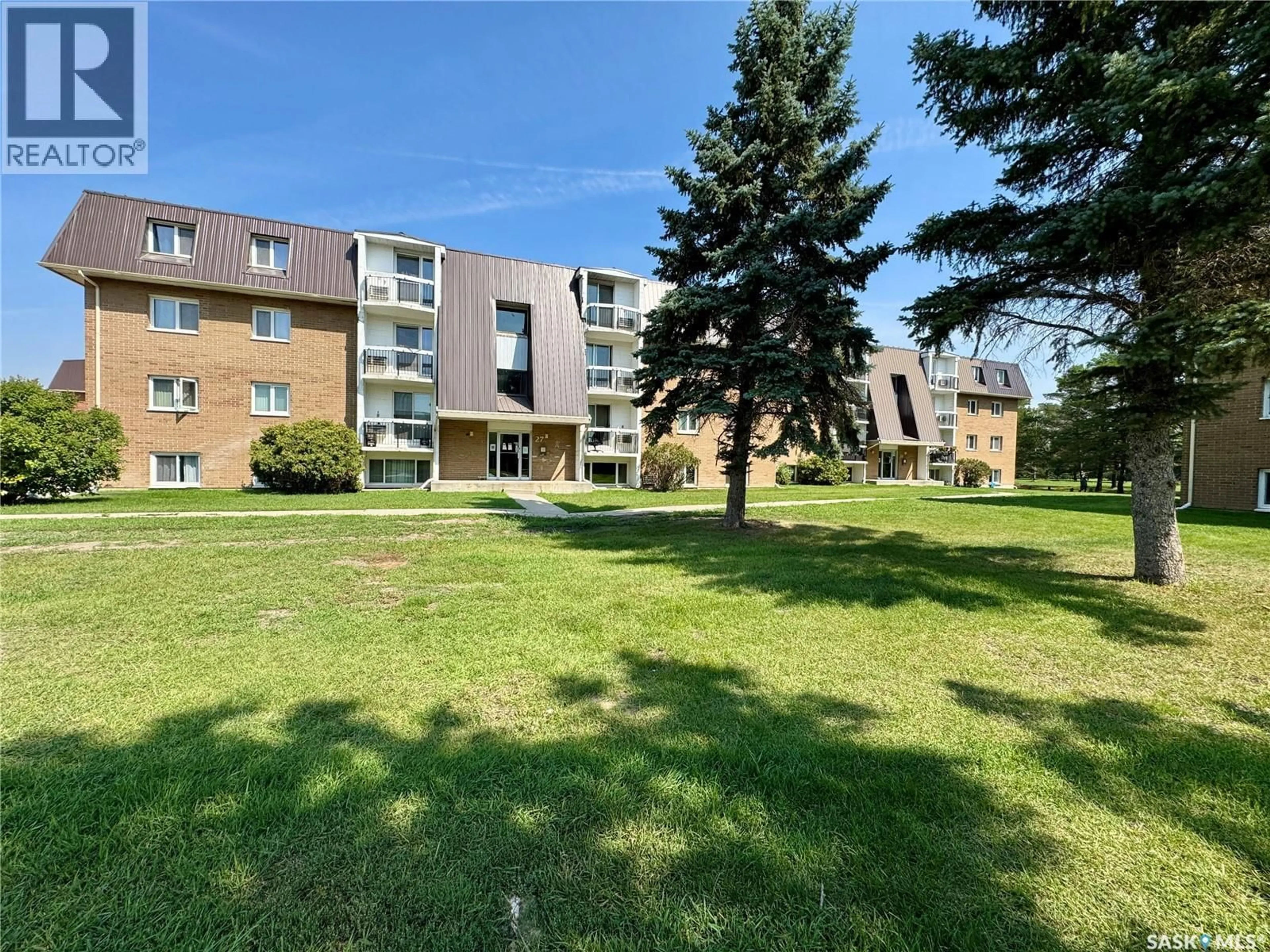 A pic from outside/outdoor area/front of a property/back of a property/a pic from drone, unknown for 27 - 11 CENTENNIAL STREET, Regina Saskatchewan S4S6P8