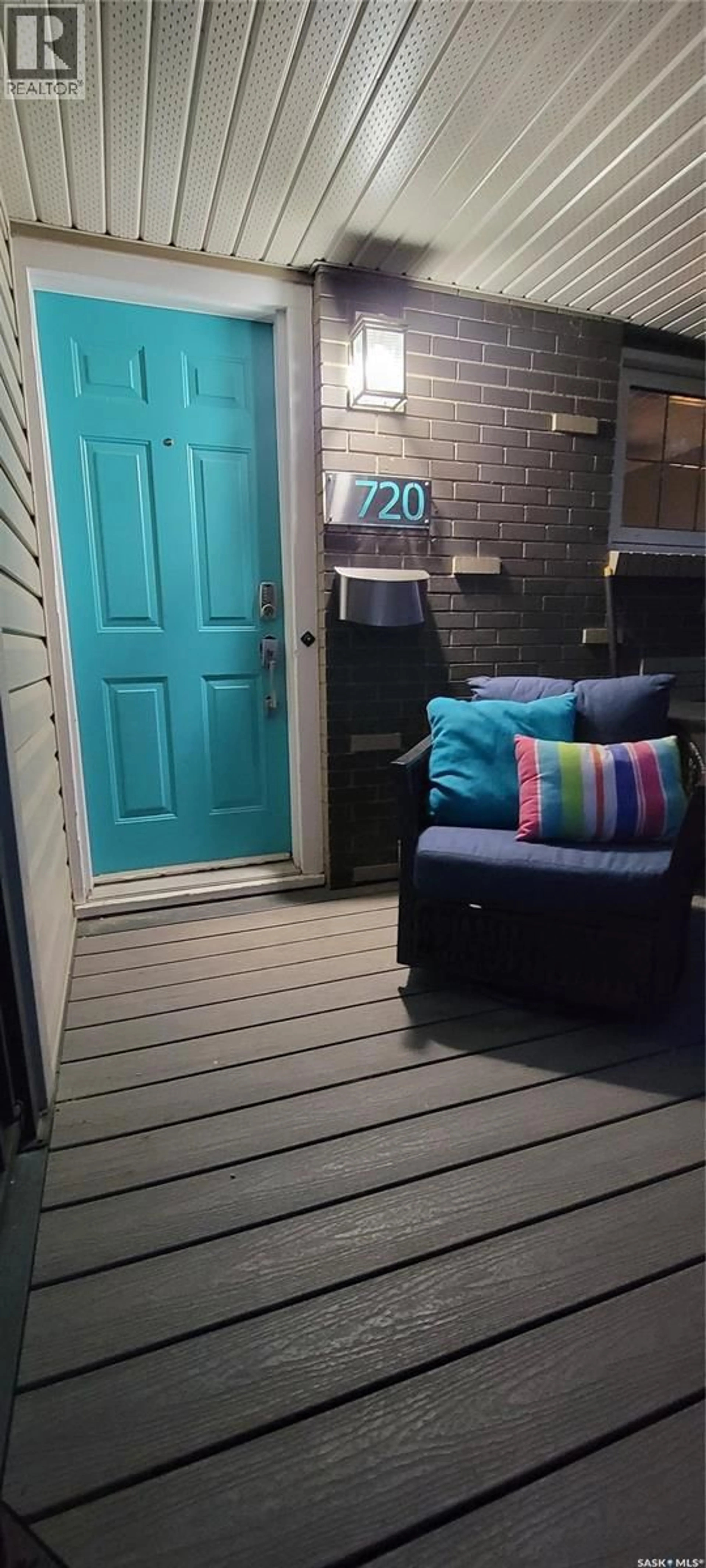 Patio, street for 720 SHANNON ROAD, Regina Saskatchewan S4S5J9