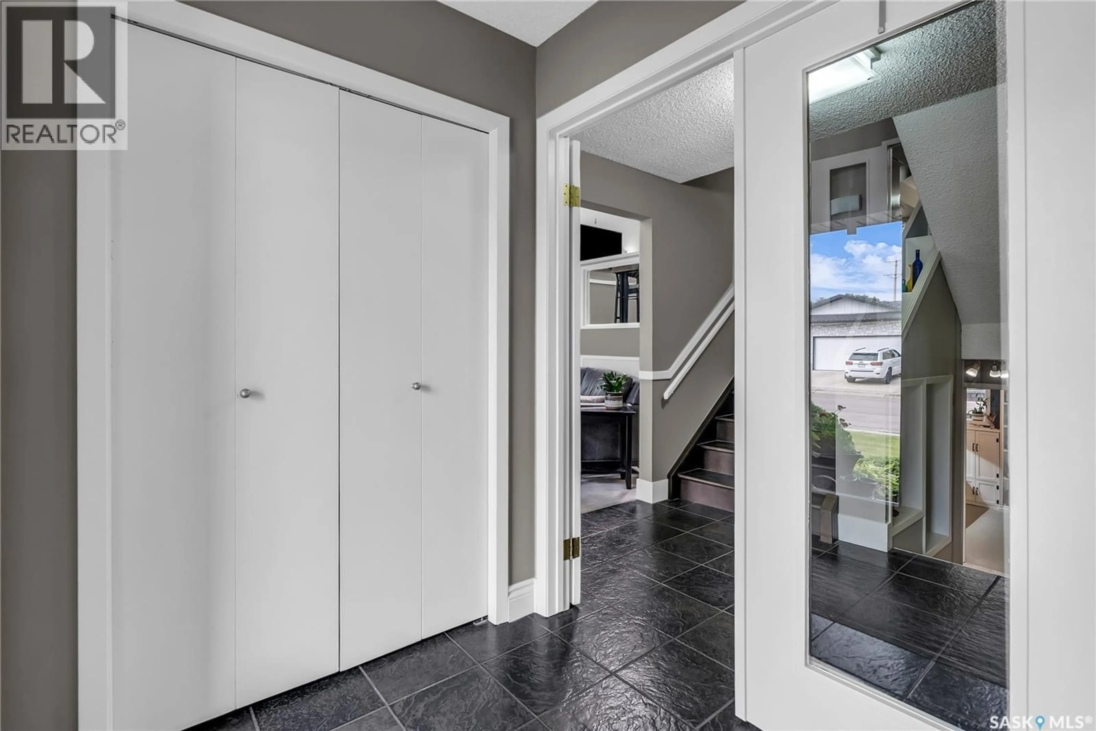 Indoor entryway for 107 MALLIN CRESCENT, Saskatoon Saskatchewan S7K7W9