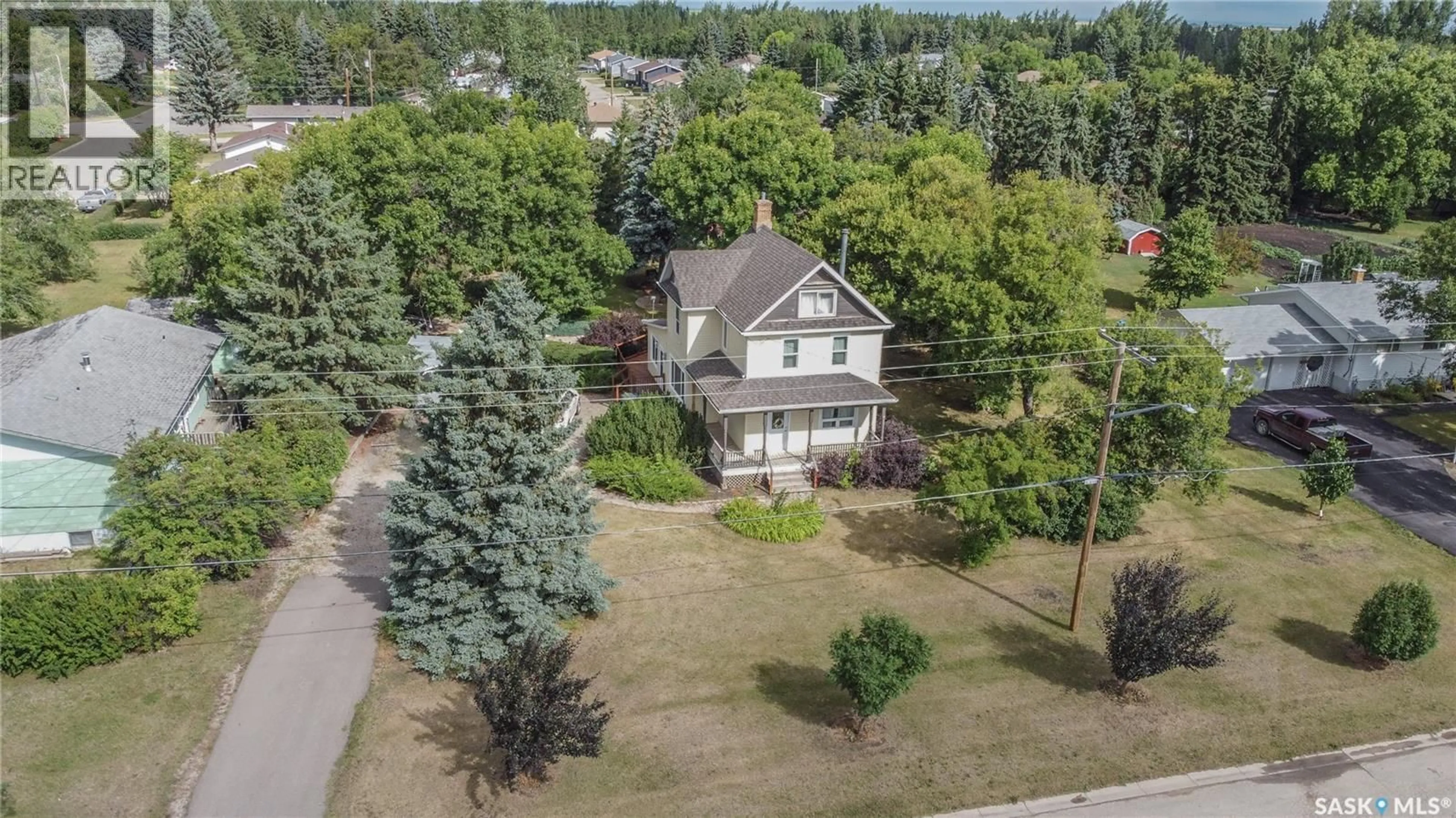 A pic from outside/outdoor area/front of a property/back of a property/a pic from drone, unknown for 1005 WOODWARD AVENUE, Indian Head Saskatchewan S0G2K0