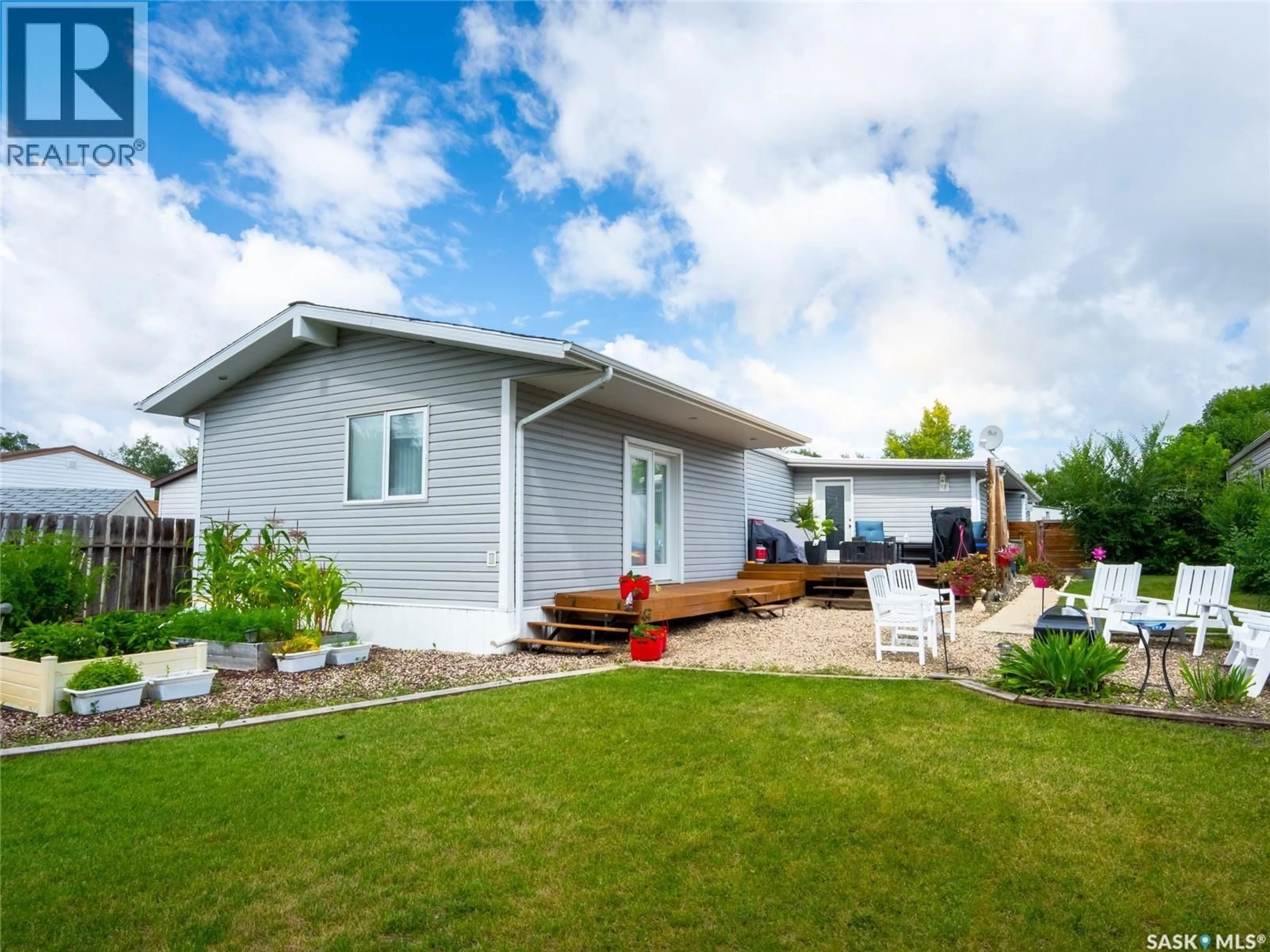 Home with vinyl exterior material, unknown for 20 CRYSTAL DRIVE, Edenwold Rm No. 158 Saskatchewan S4L1B3