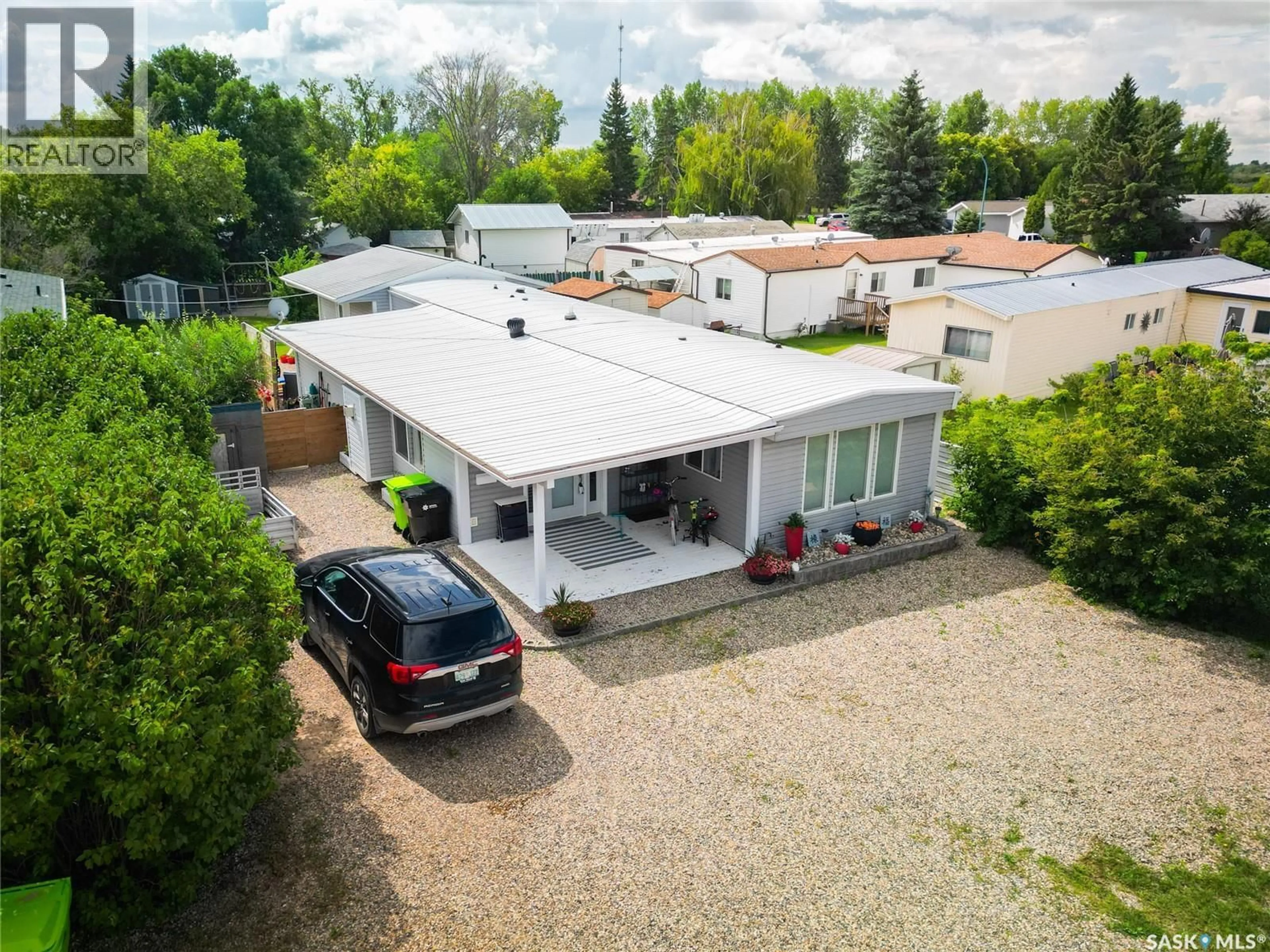A pic from outside/outdoor area/front of a property/back of a property/a pic from drone, street for 20 CRYSTAL DRIVE, Edenwold Rm No. 158 Saskatchewan S4L1B3