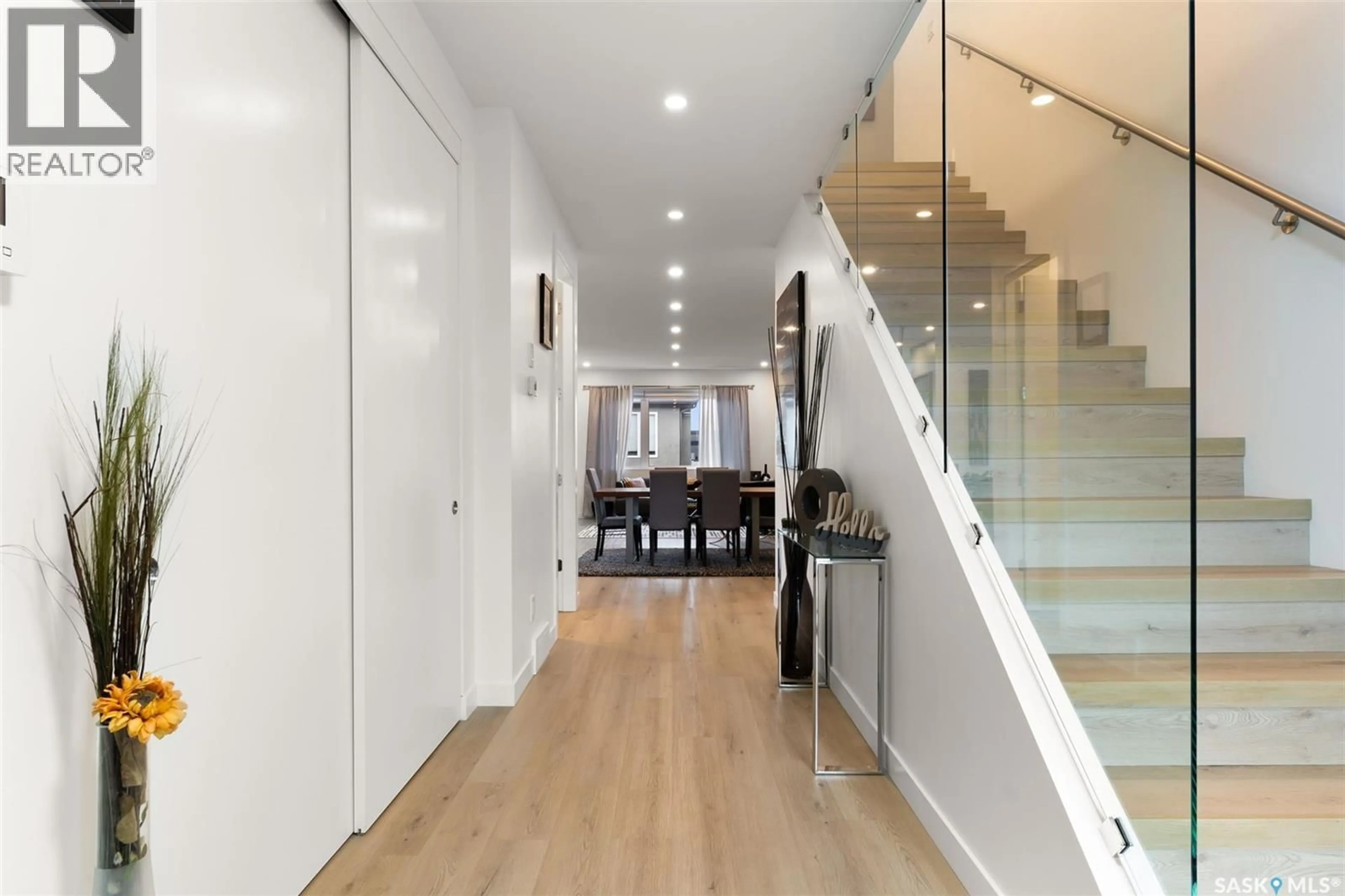 Indoor foyer for 4313 WAKELING STREET, Regina Saskatchewan S4W0L7