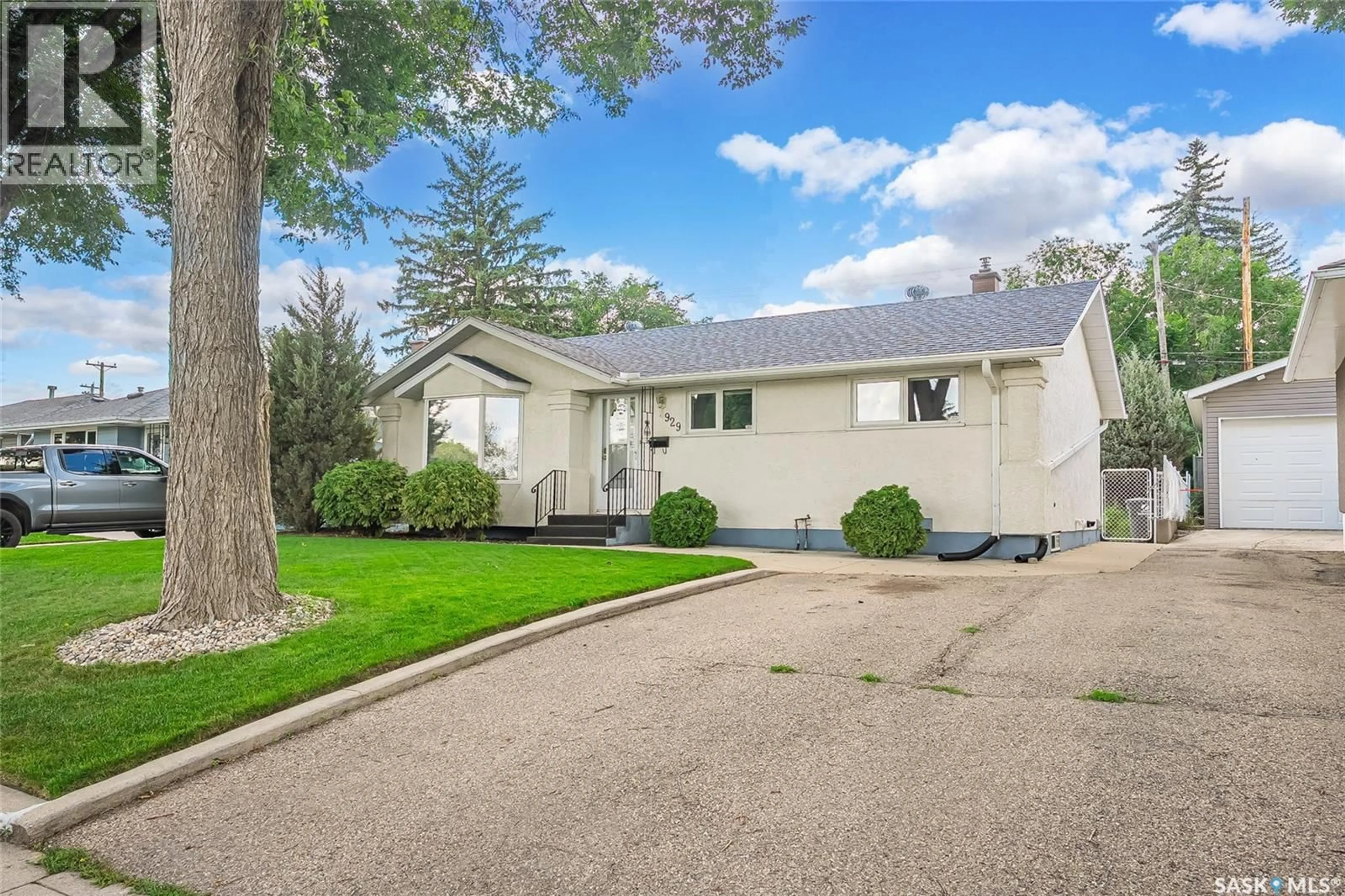 Unknown for 929 TROTTER CRESCENT, Saskatoon Saskatchewan S7L3P9