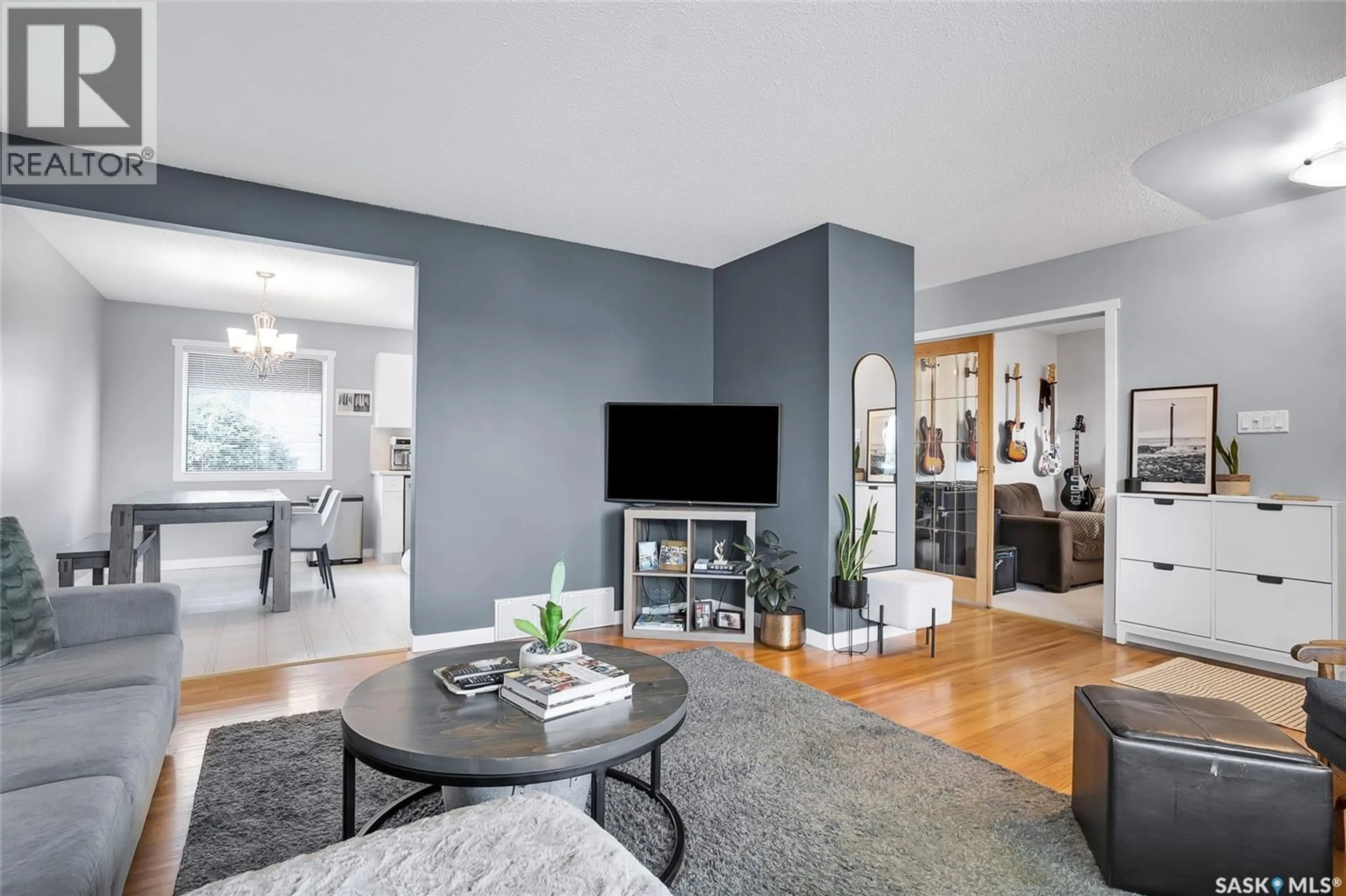 Living room with furniture, unknown for 929 TROTTER CRESCENT, Saskatoon Saskatchewan S7L3P9
