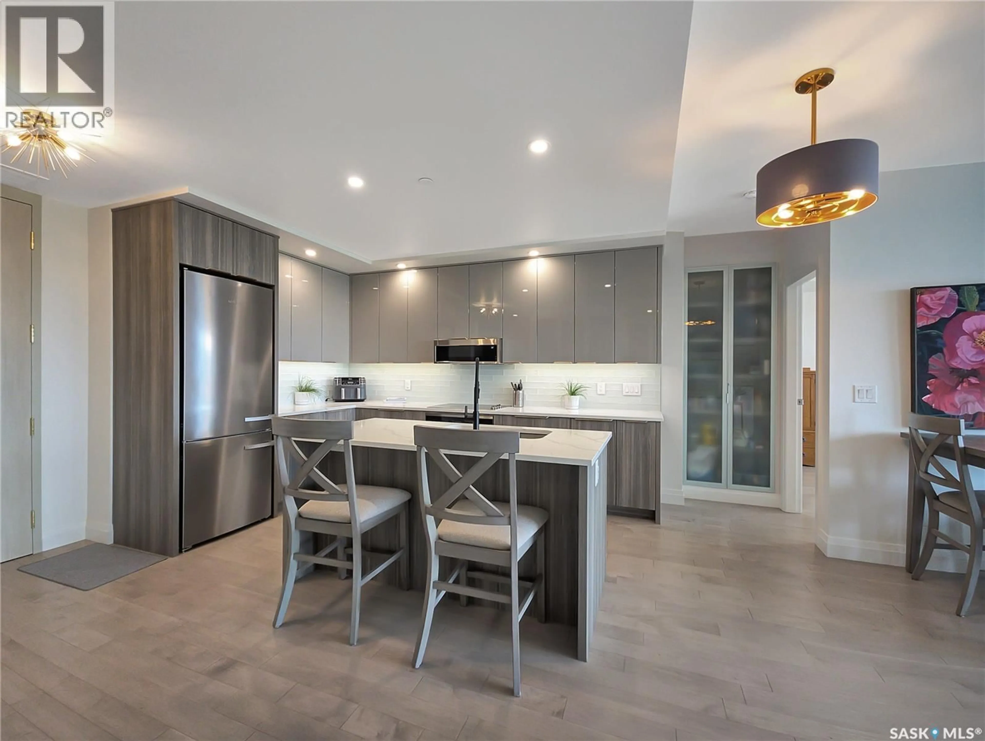 Contemporary kitchen, ceramic/tile floor for 307 - 637 UNIVERSITY DRIVE, Saskatoon Saskatchewan S7N0H8