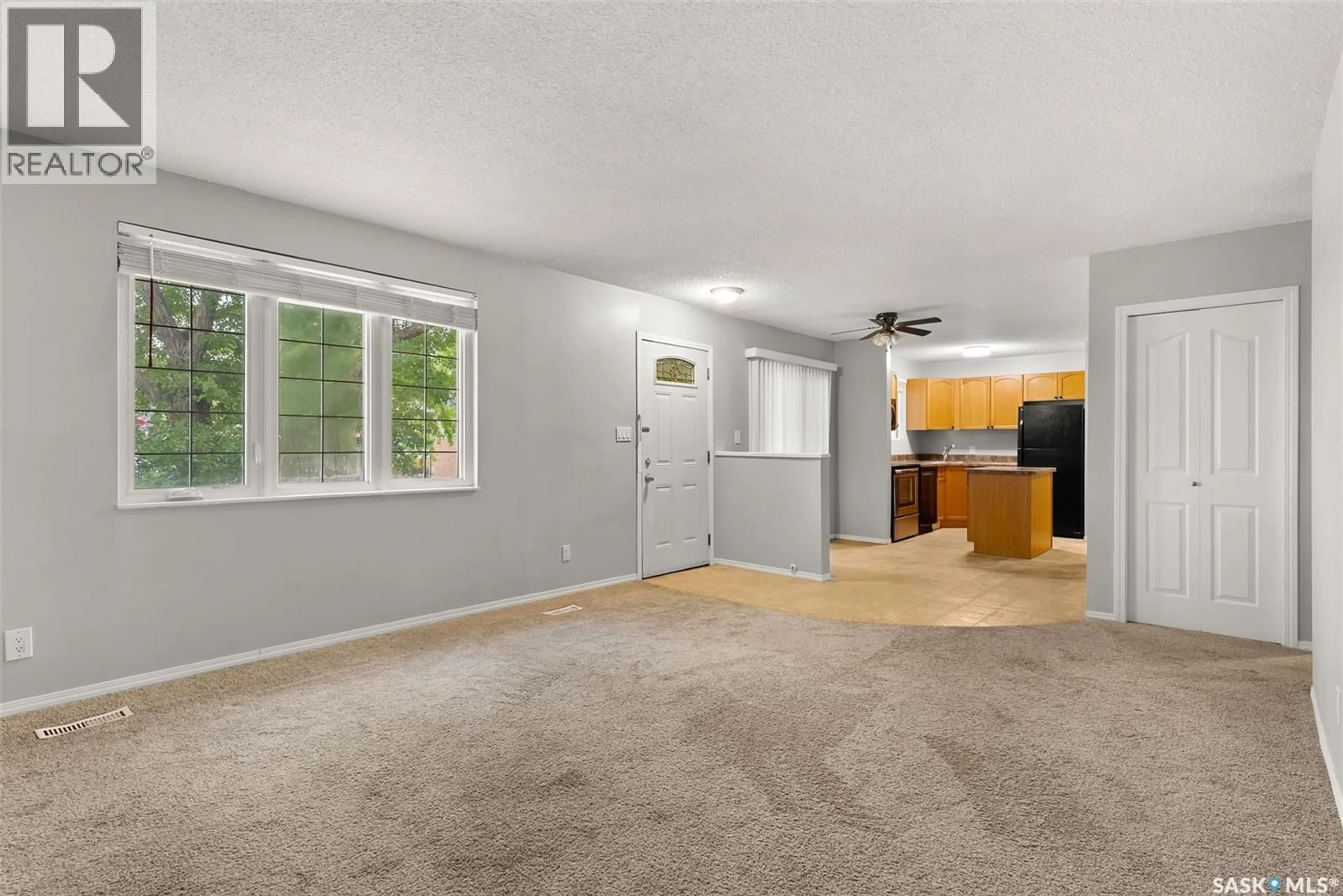 A pic of a room for 6238 DEWDNEY AVENUE, Regina Saskatchewan S4T1E2