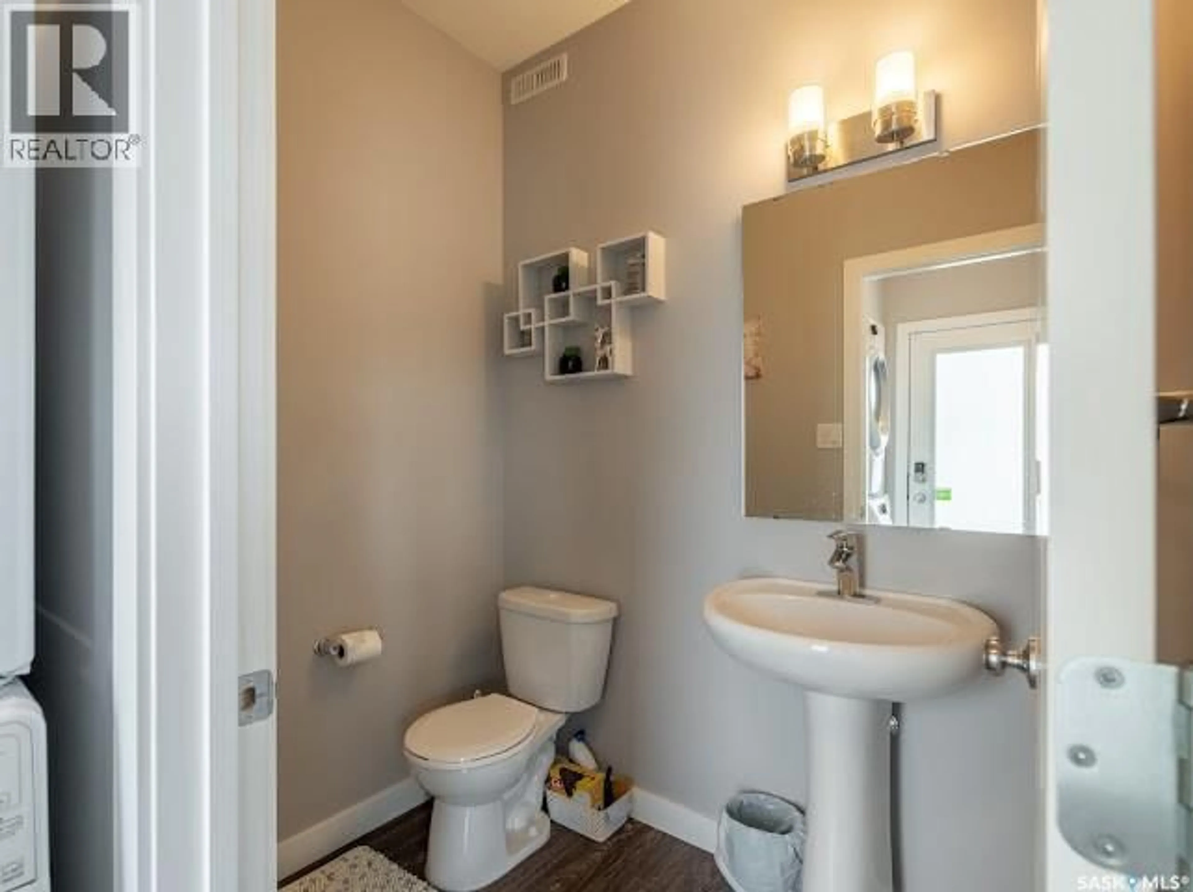 Standard bathroom, unknown for 5666 MCCAUGHEY STREET, Regina Saskatchewan S4W0P5