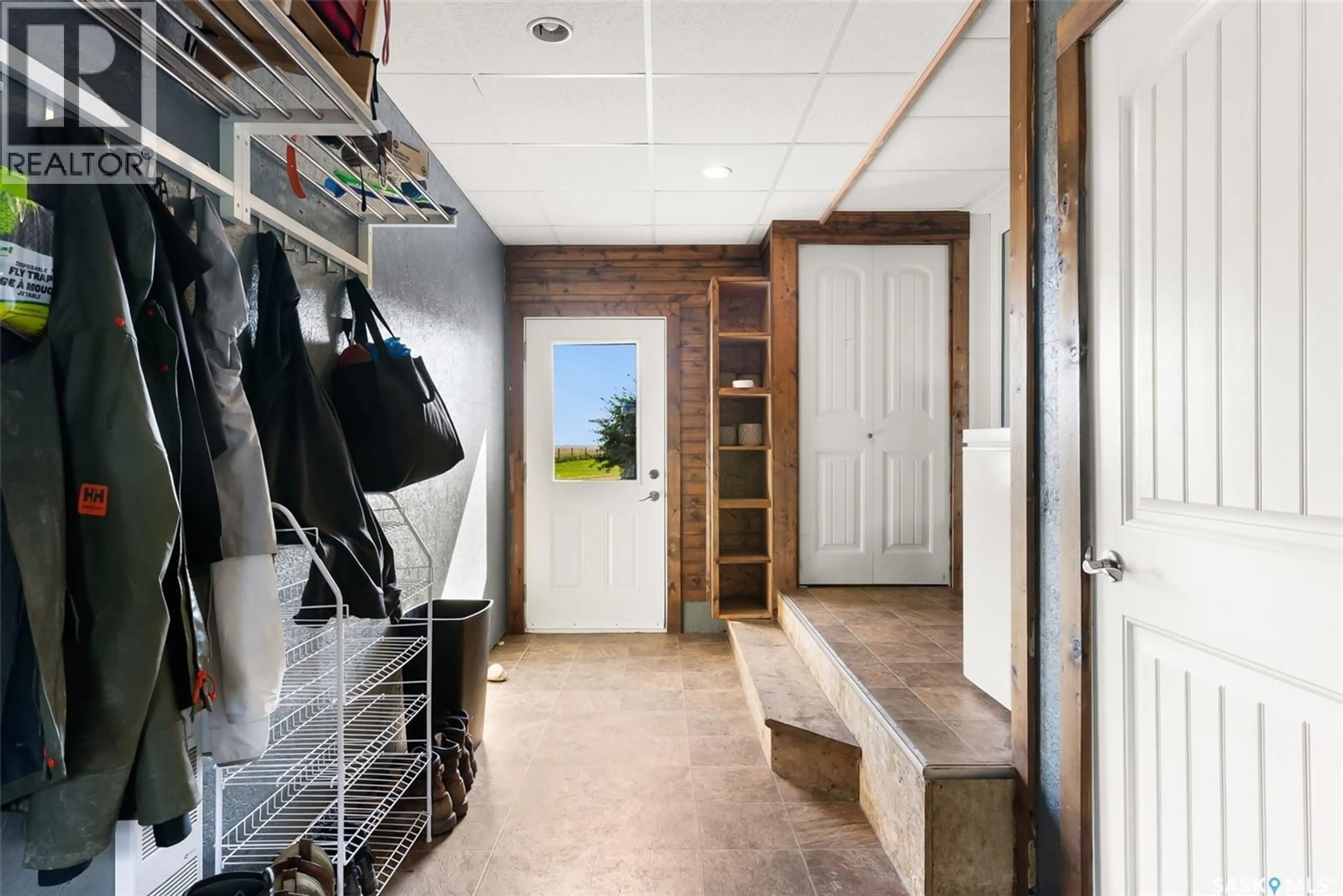 Indoor entryway for ADRIAN ACREAGE, Marquis Rm No. 191 Saskatchewan S6H4R3