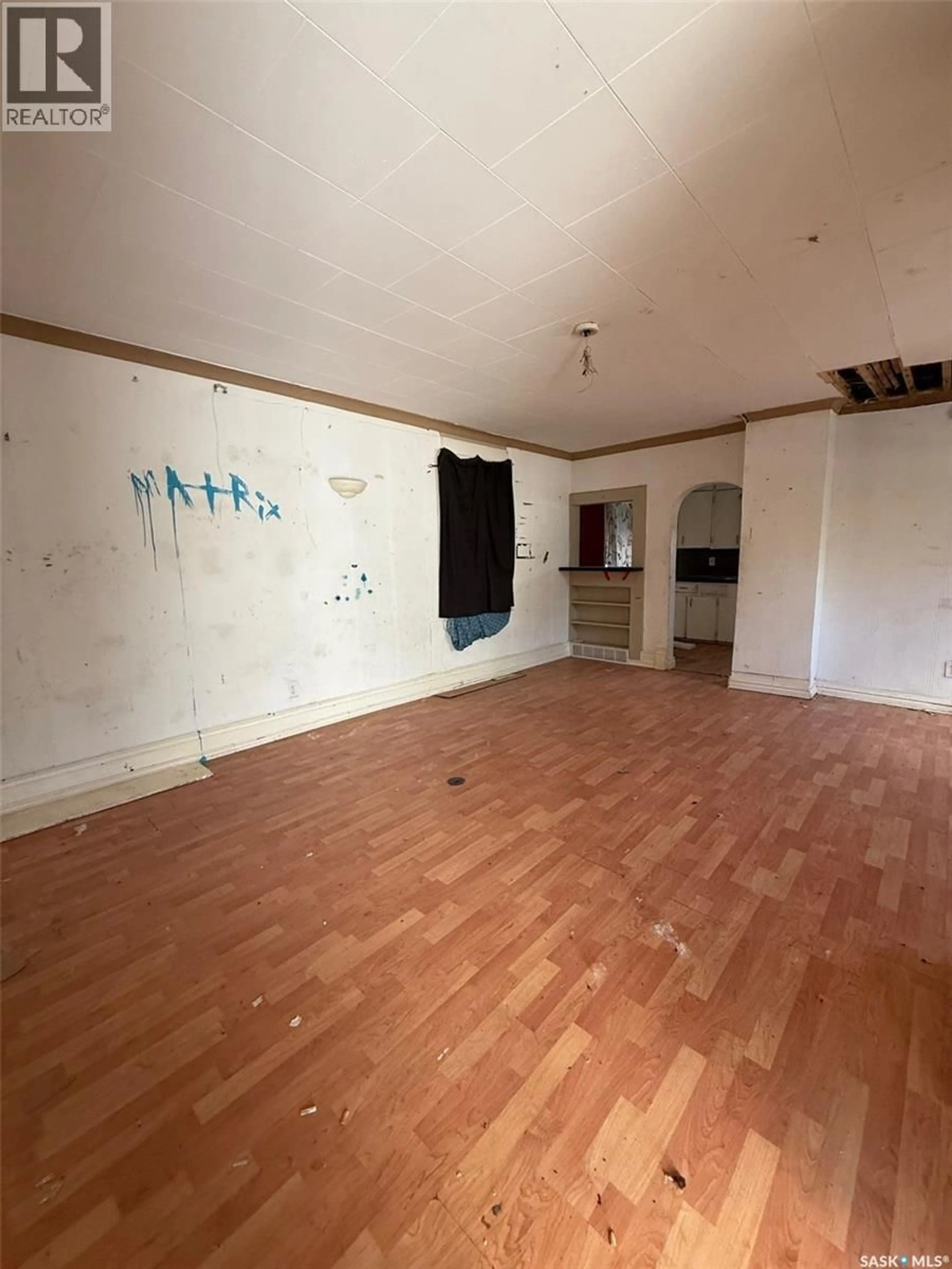 A pic of a room for 1524 VICTORIA AVENUE, Regina Saskatchewan S4P0P5