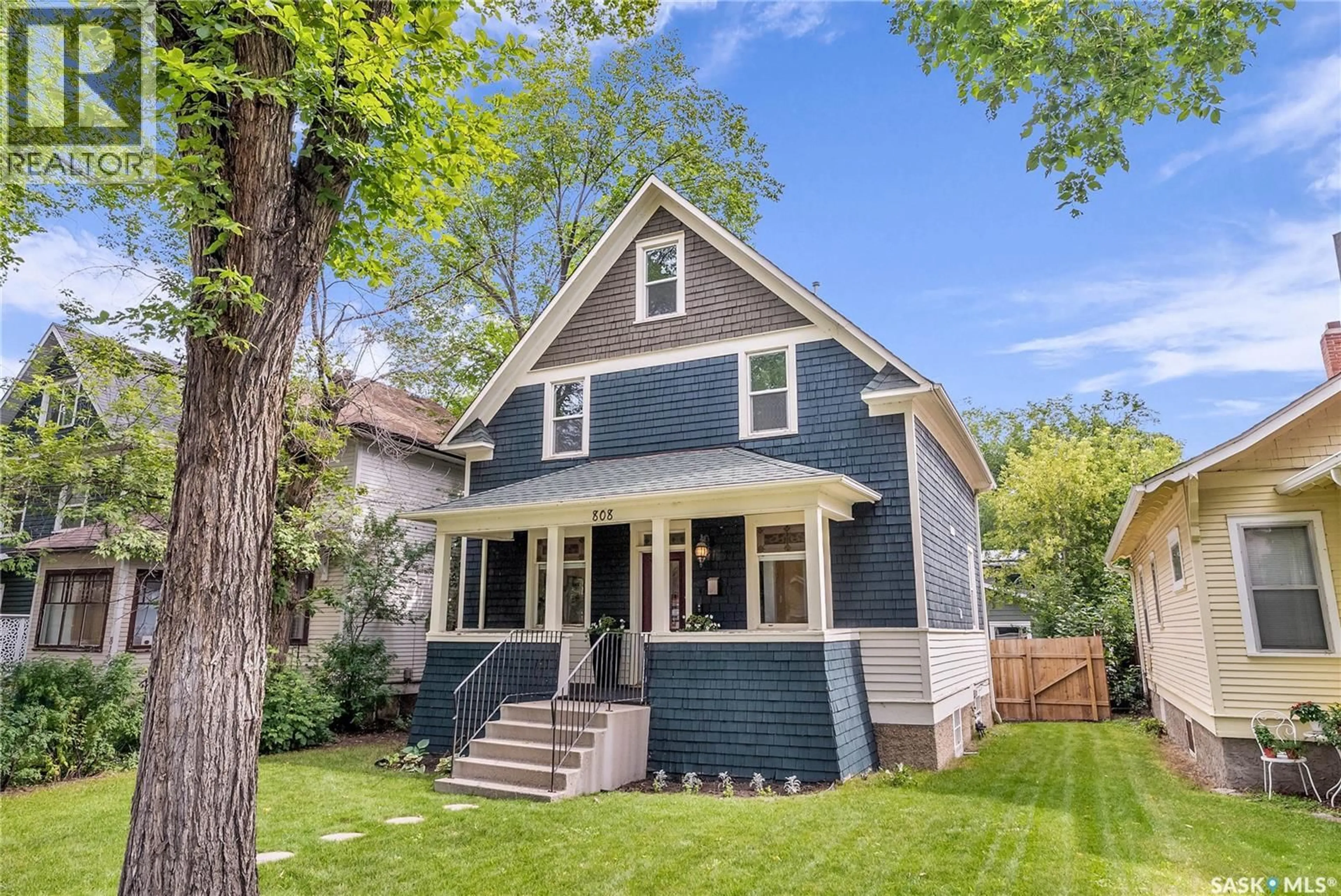 Home with vinyl exterior material, street for 808 7TH AVENUE, Saskatoon Saskatchewan S7K2V6