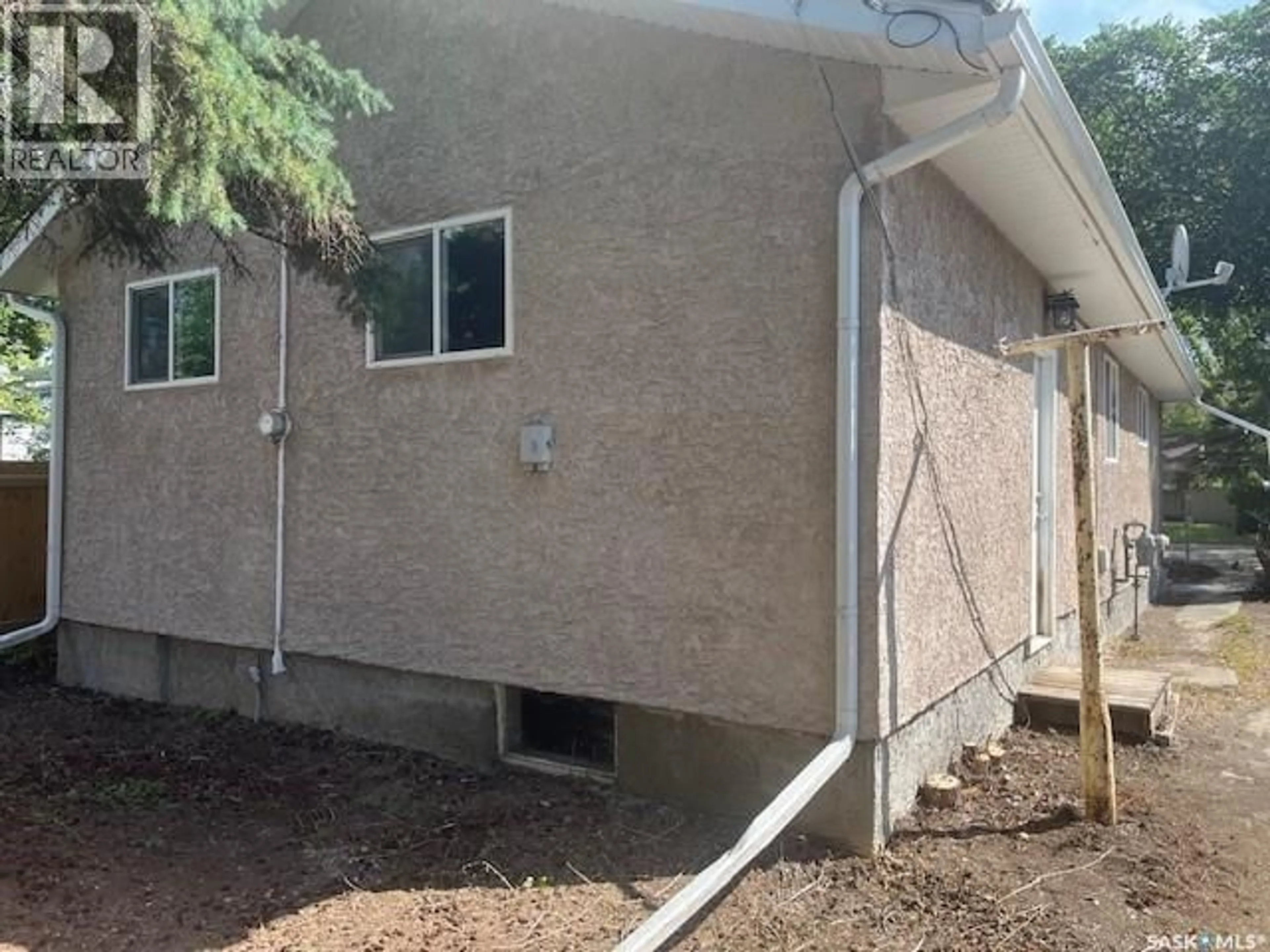 Home with vinyl exterior material, building for 270 SCARTH STREET, Regina Saskatchewan S4R2C1