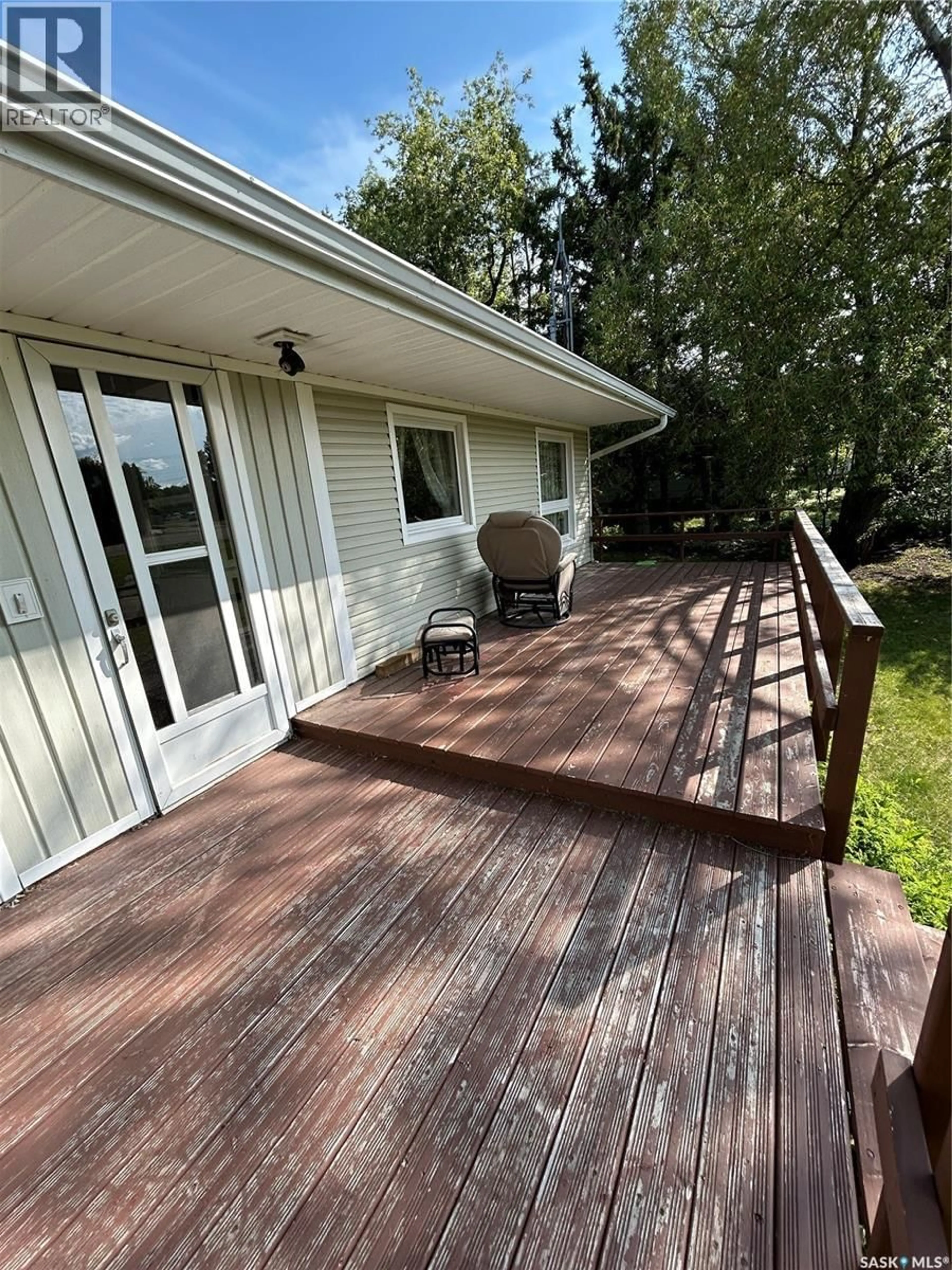 Patio, unknown for 411 1ST STREET, Kelvington Saskatchewan S0A1W0