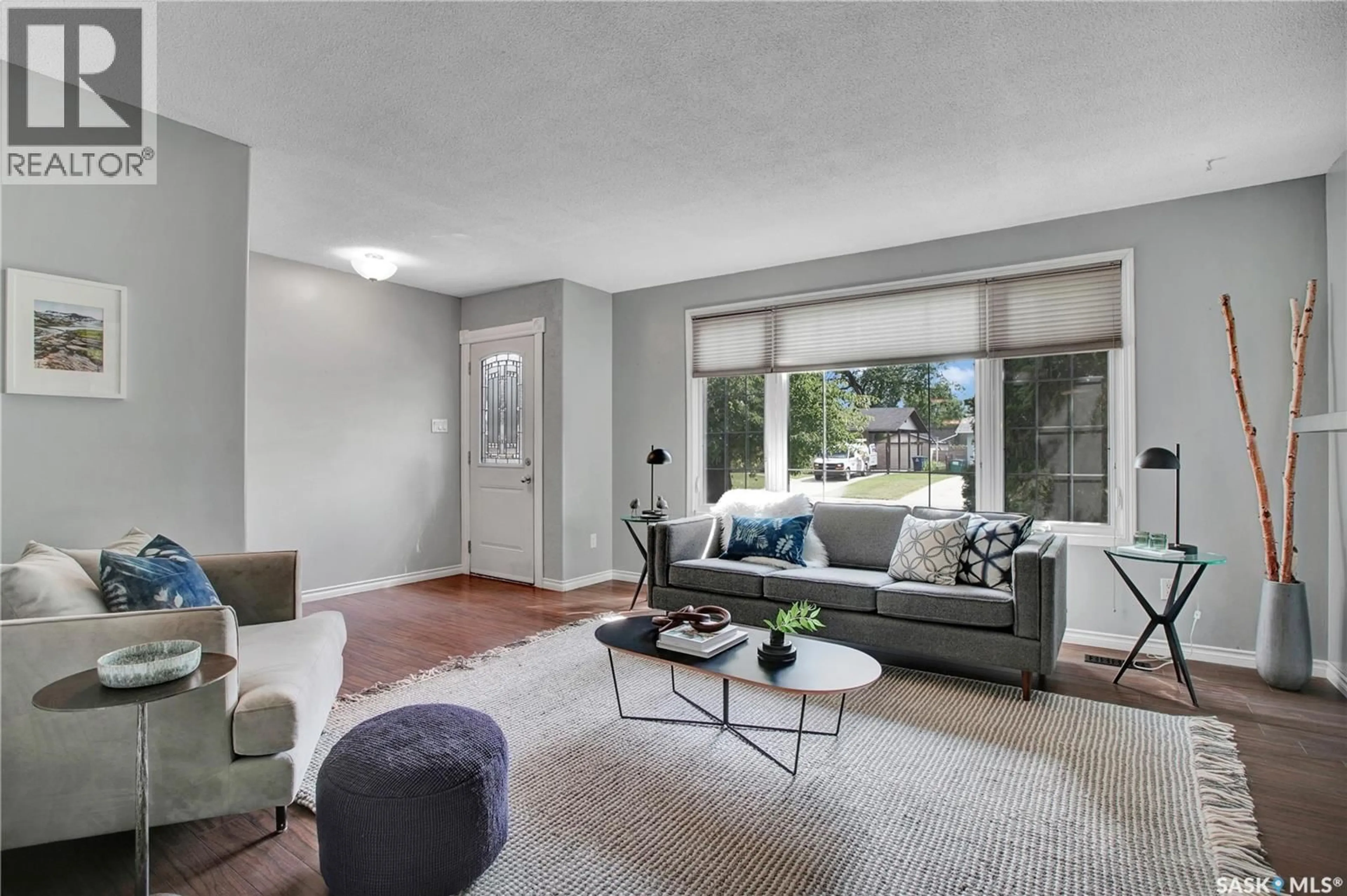 Living room with furniture, unknown for 26 COLUMBIA DRIVE, Saskatoon Saskatchewan S7K1E5