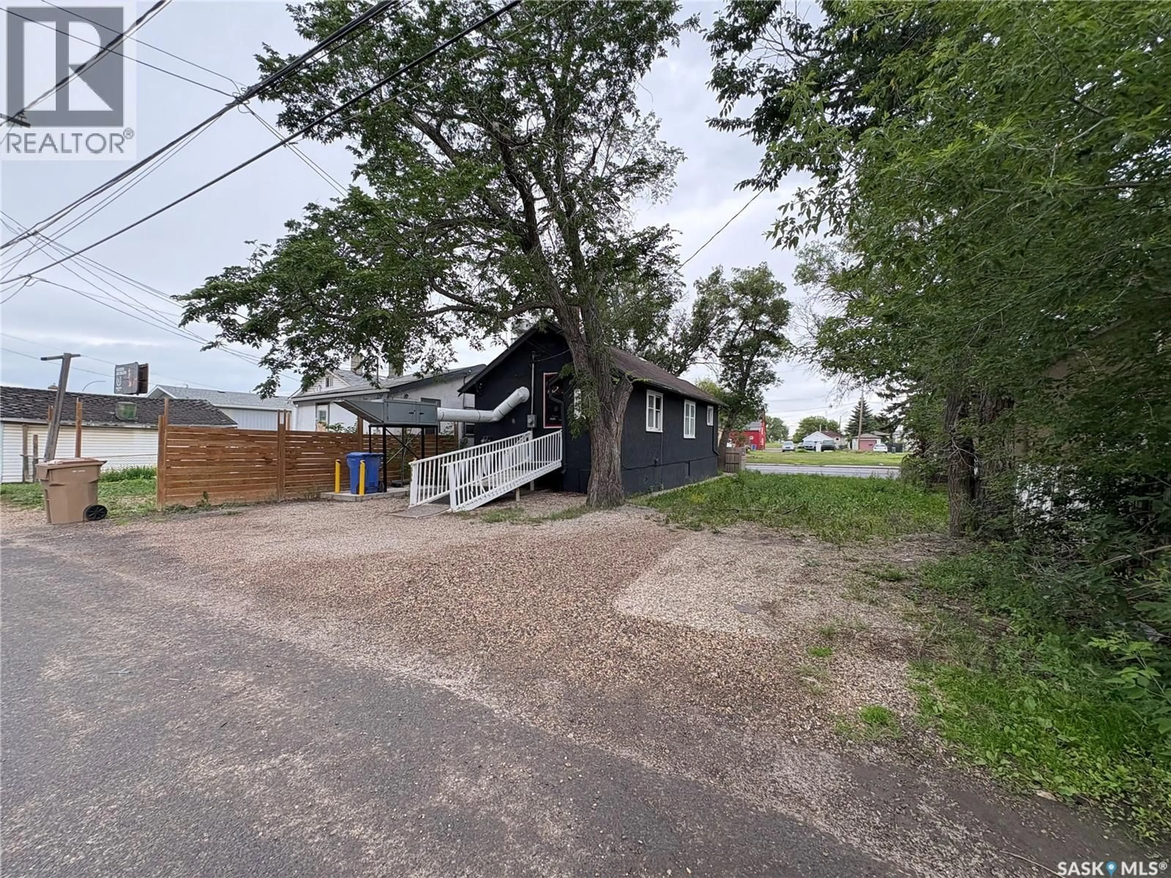 A pic from outside/outdoor area/front of a property/back of a property/a pic from drone, street for 1736 WINNIPEG STREET, Regina Saskatchewan S4P1E9