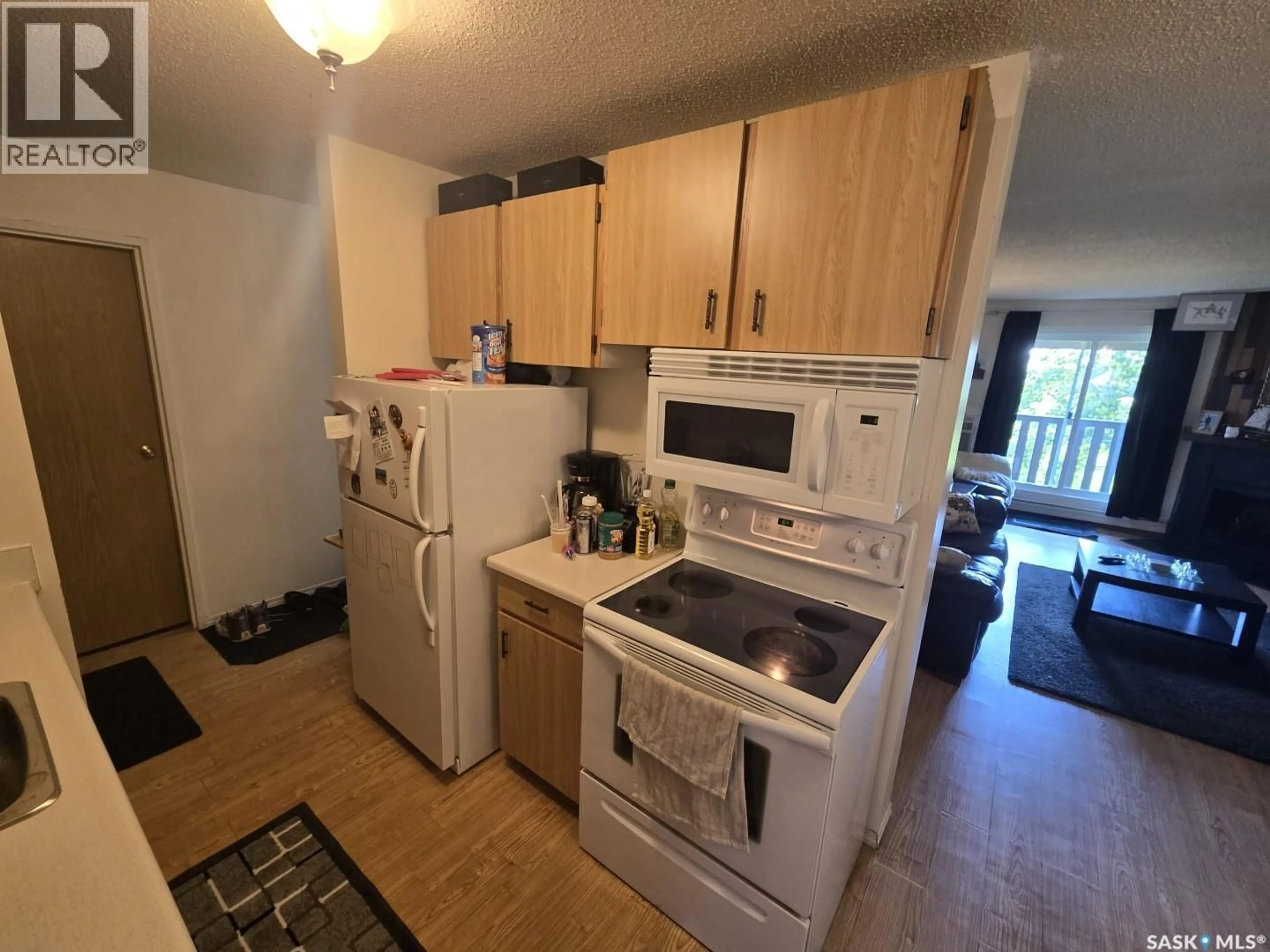 Standard kitchen, unknown for E - 1635 425 115TH STREET, Saskatoon Saskatchewan S7N2E5