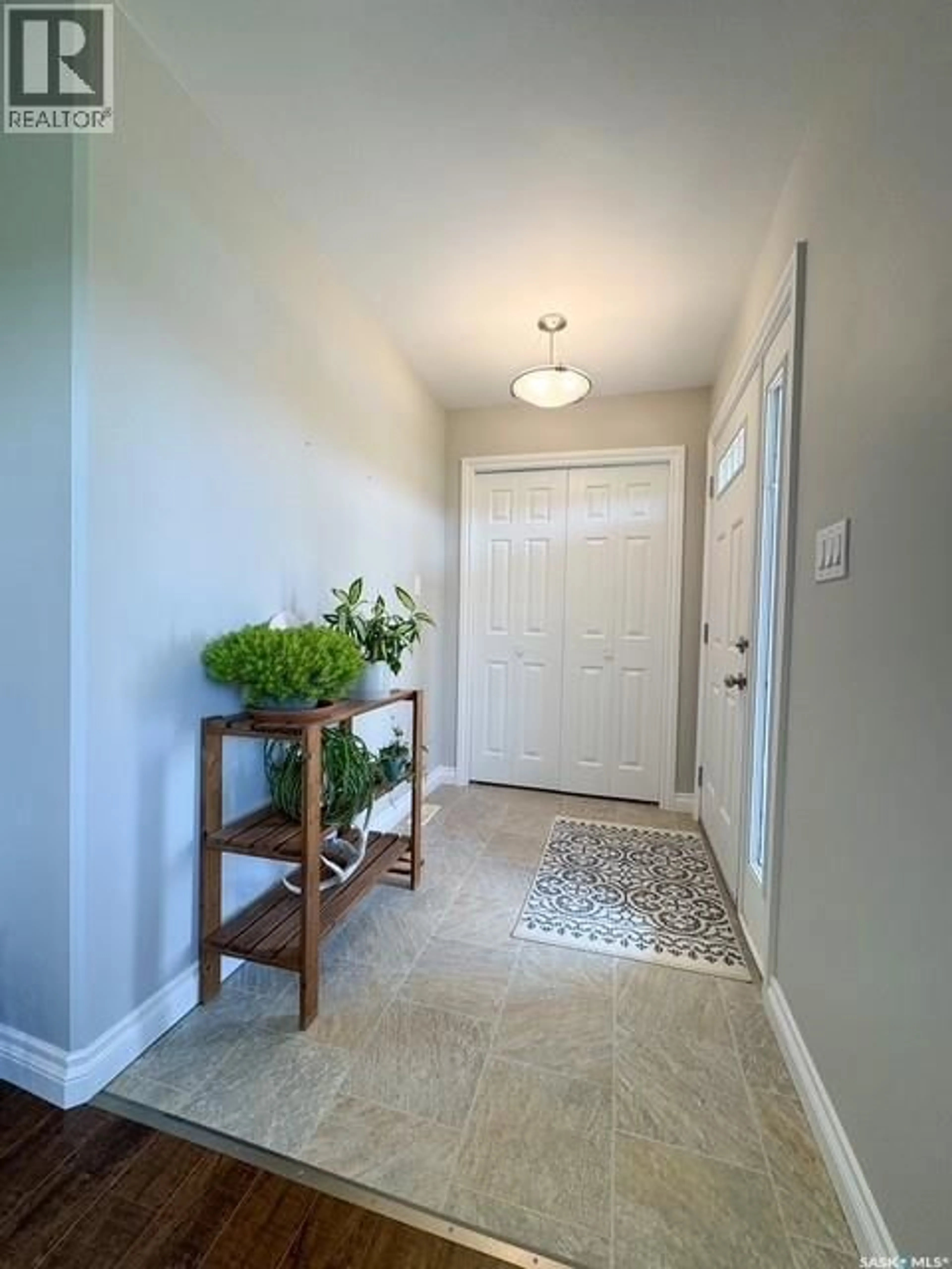 Indoor entryway for 212 FEHR AVENUE, Swift Current Rm No. 137 Saskatchewan S0N2Y0
