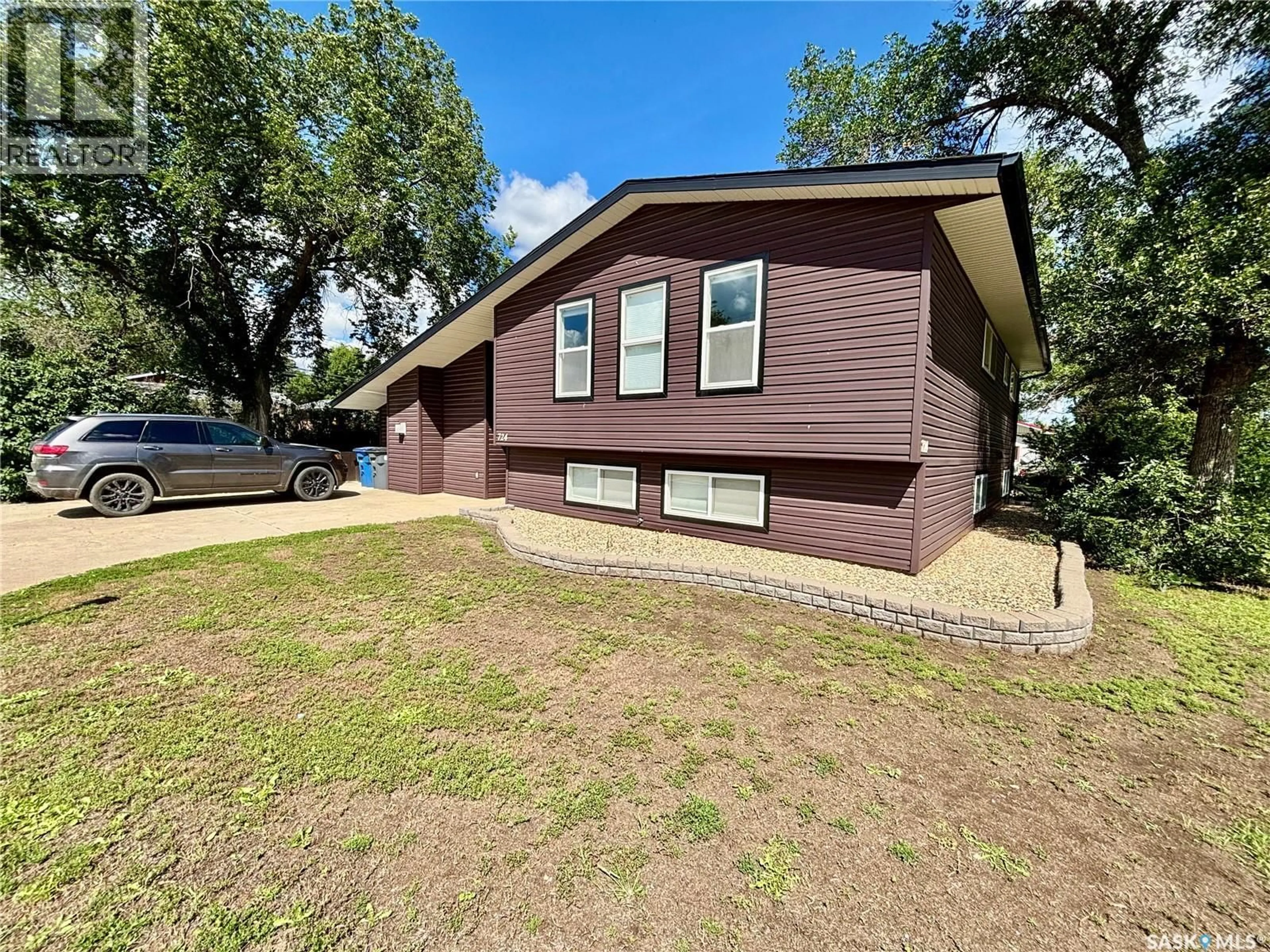 Unknown for 724 4TH STREET, Assiniboia Saskatchewan S0H0B0