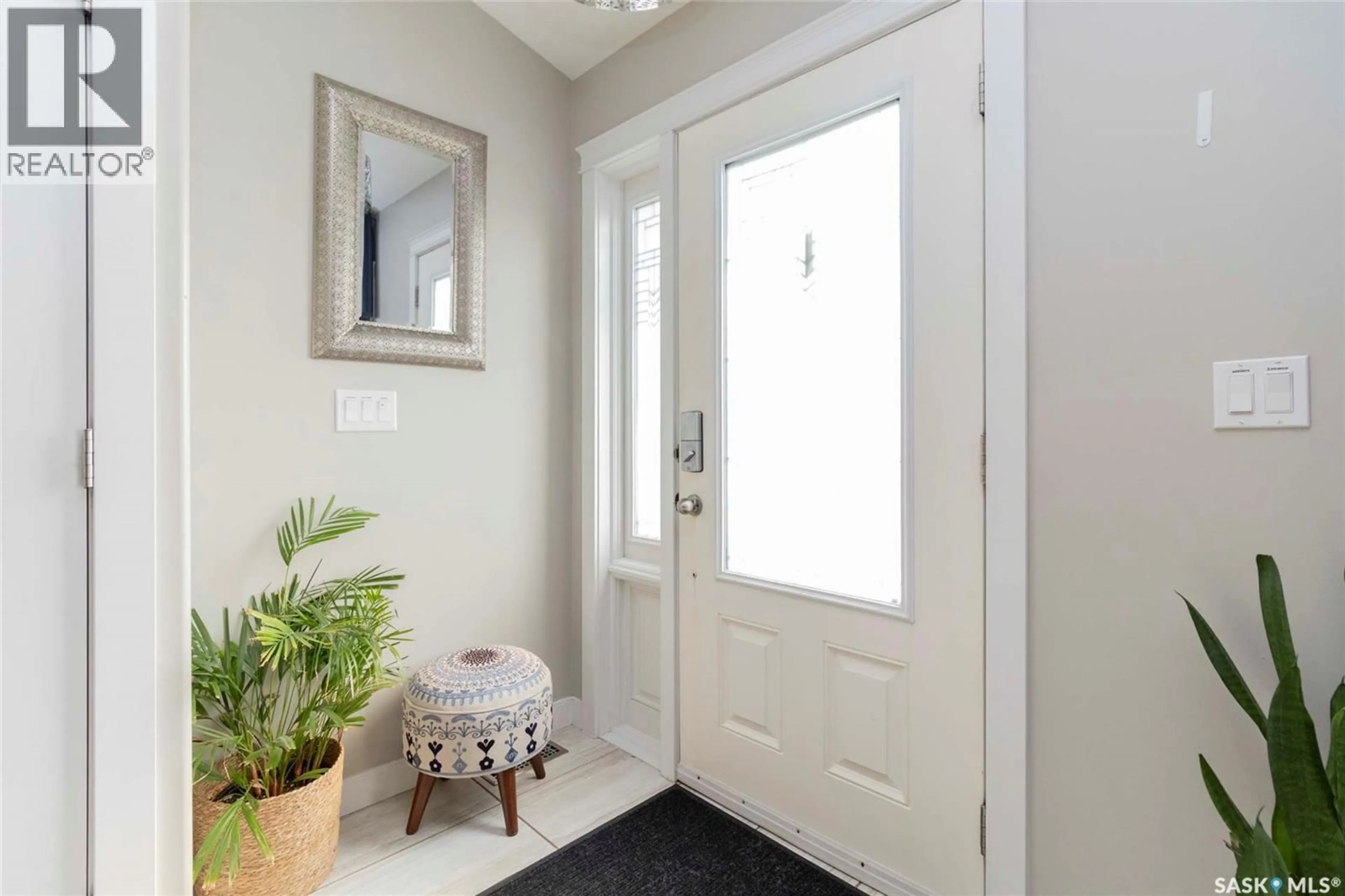 Indoor entryway for 1330 STENSRUD ROAD, Saskatoon Saskatchewan S7W0B9