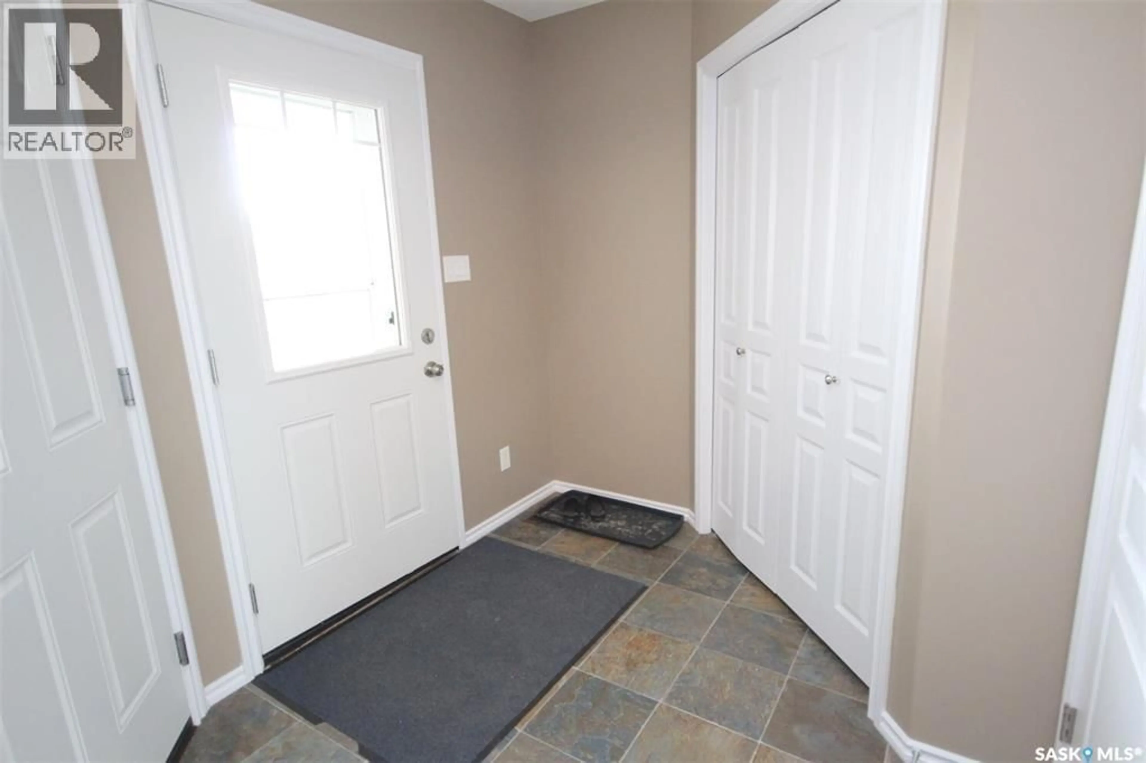 Indoor entryway for 199 GOOD SPIRIT CRESCENT, Yorkton Saskatchewan S3N3J8