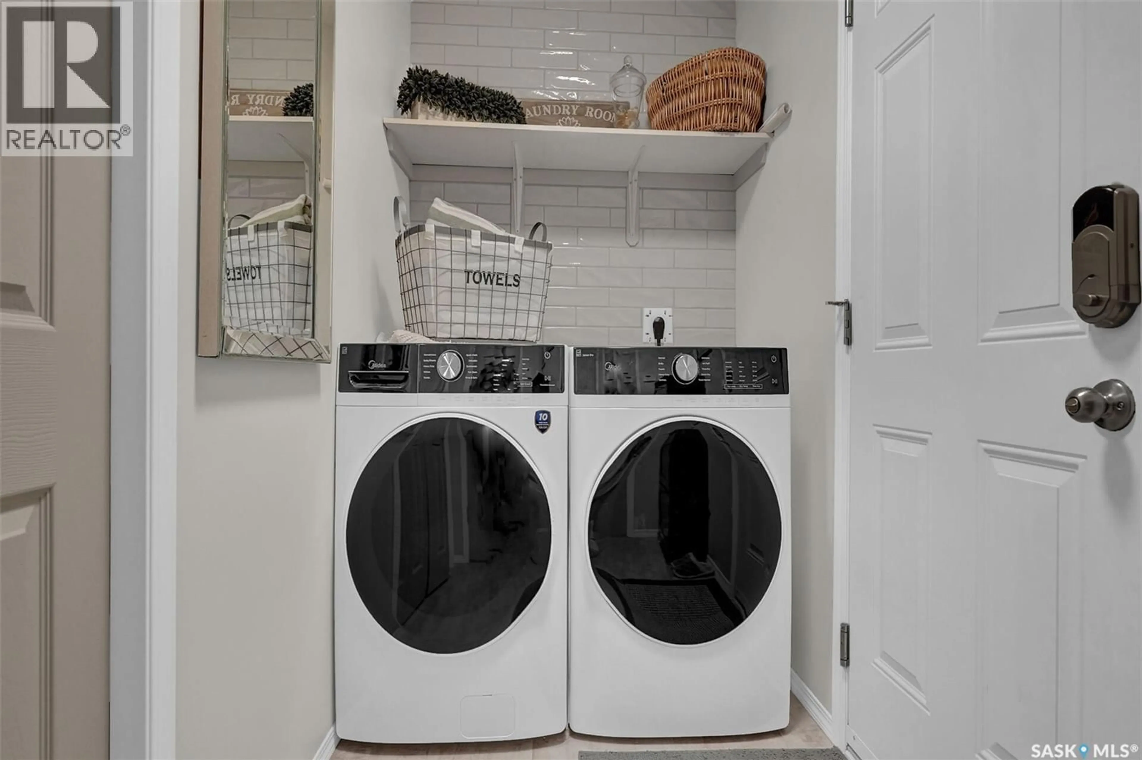 Laundry room for 4 - 2751 WINDSOR PARK ROAD, Regina Saskatchewan S4V1H1