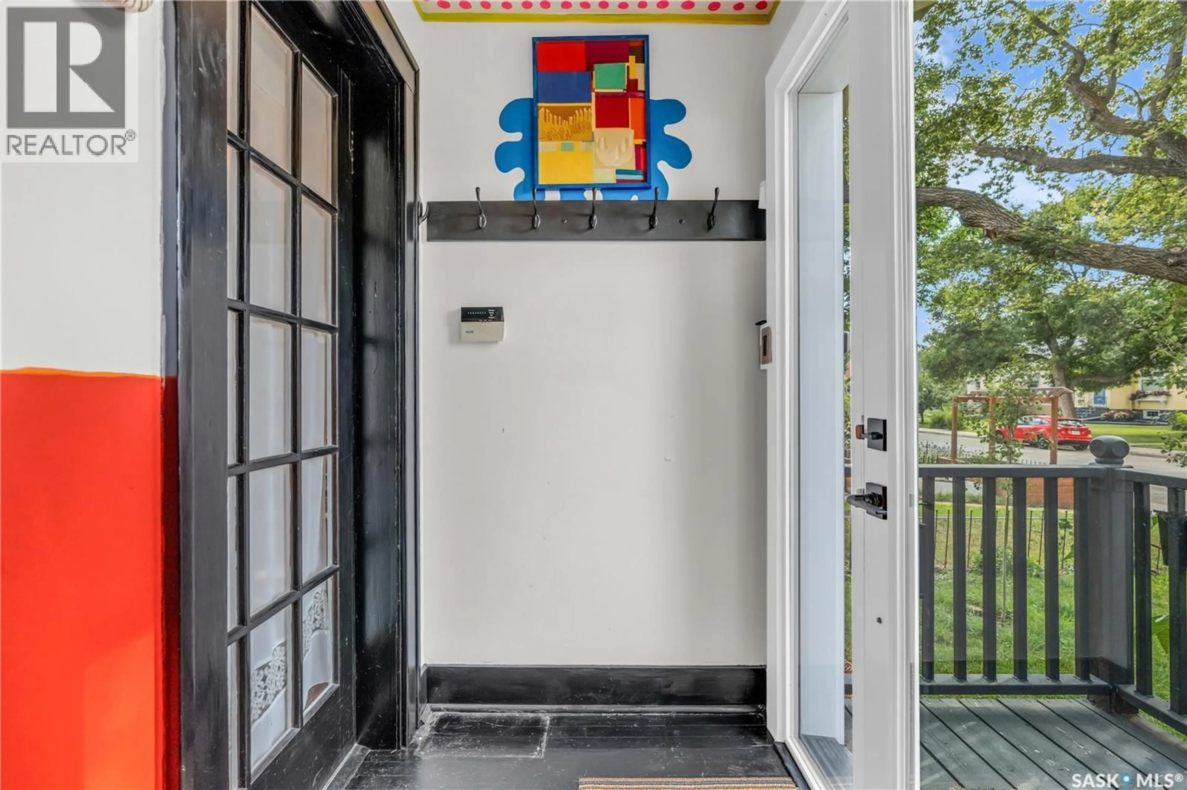 Indoor entryway for 2221 PRINCESS STREET, Regina Saskatchewan S4T3Z9