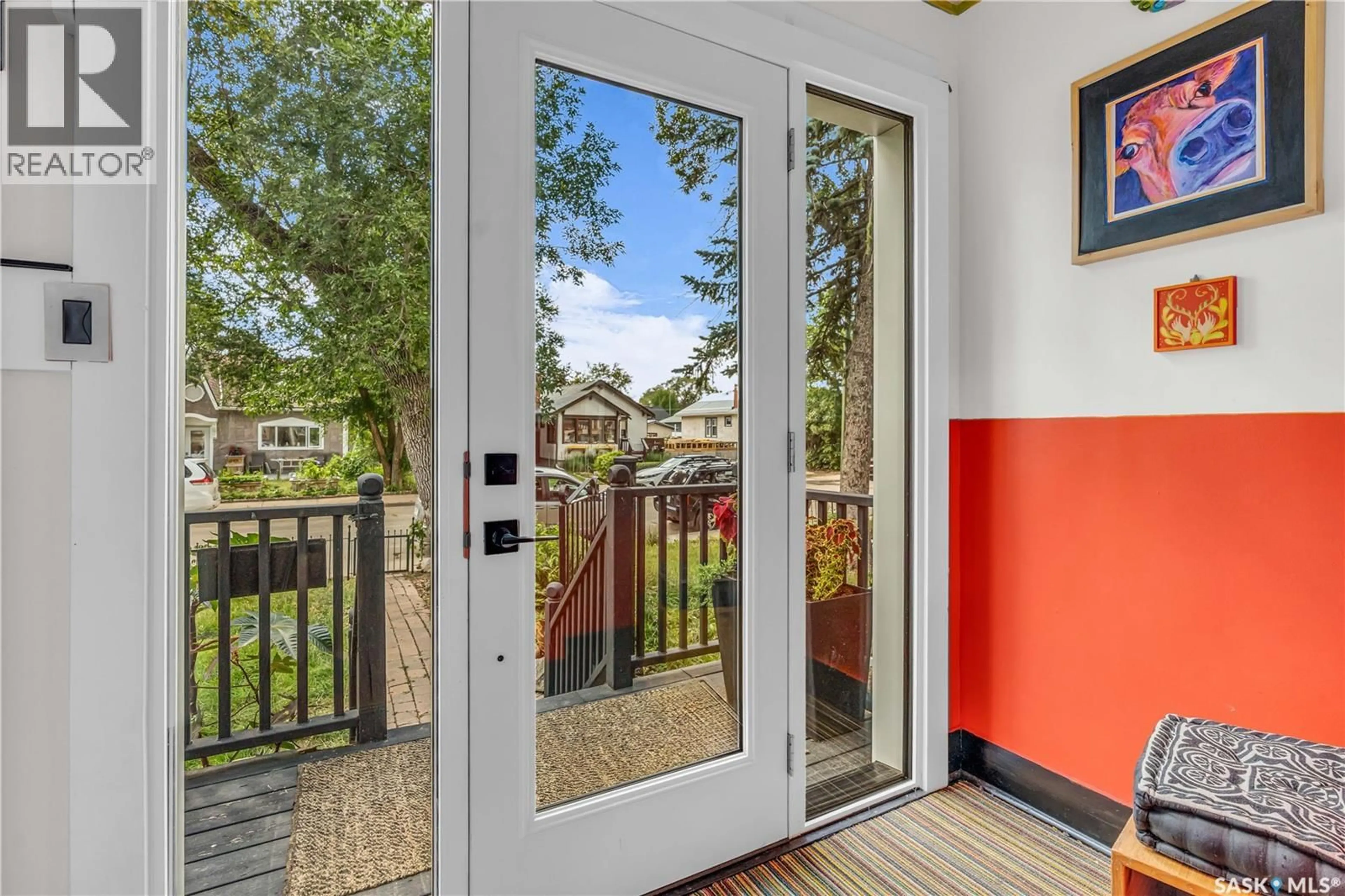 Indoor entryway for 2221 PRINCESS STREET, Regina Saskatchewan S4T3Z9