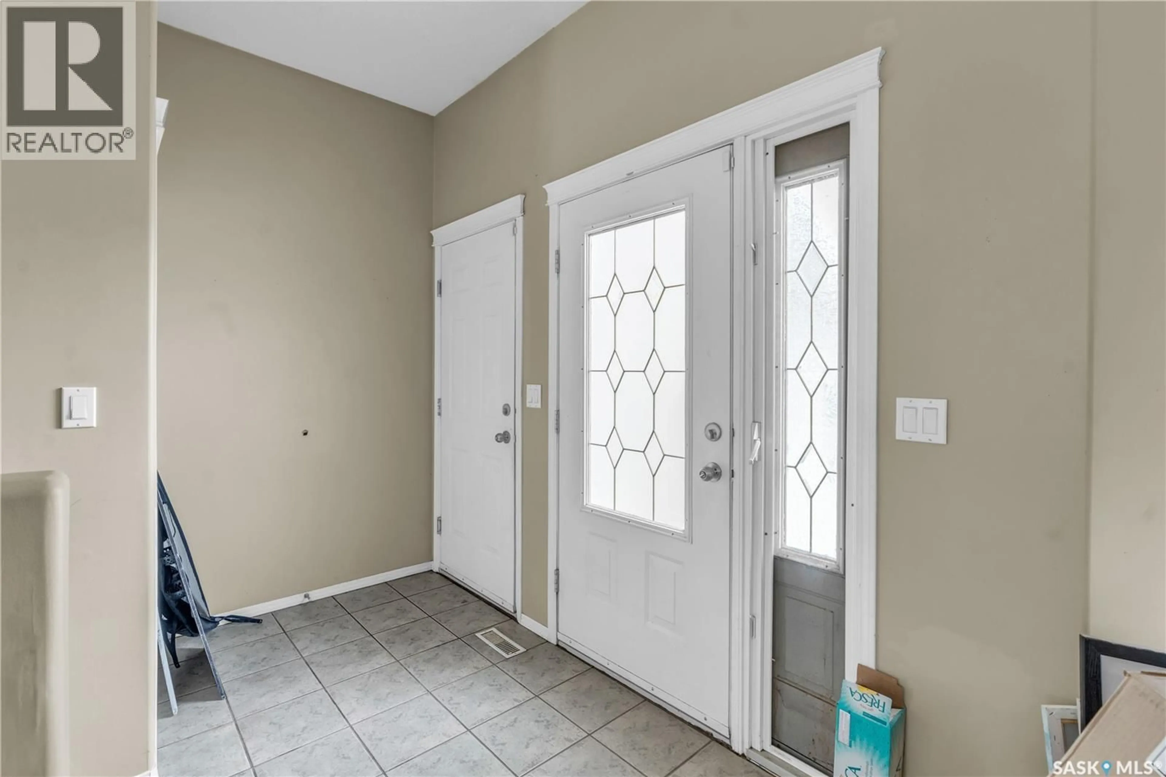 Indoor entryway for 319 3RD AVENUE, Martensville Saskatchewan S0K0A2