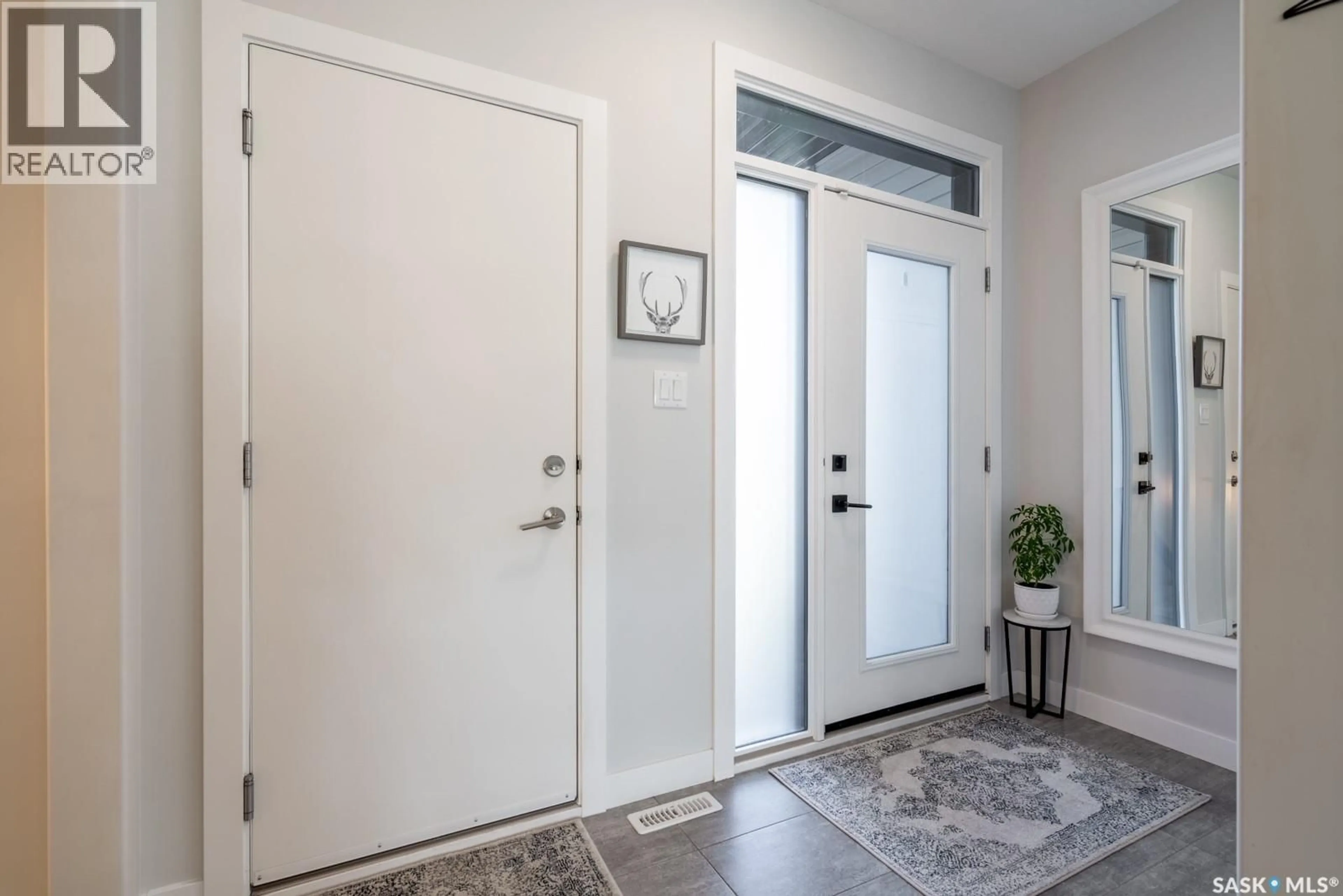 Indoor entryway for 175 - 3960 GREEN FALLS DRIVE, Regina Saskatchewan S4V3M1
