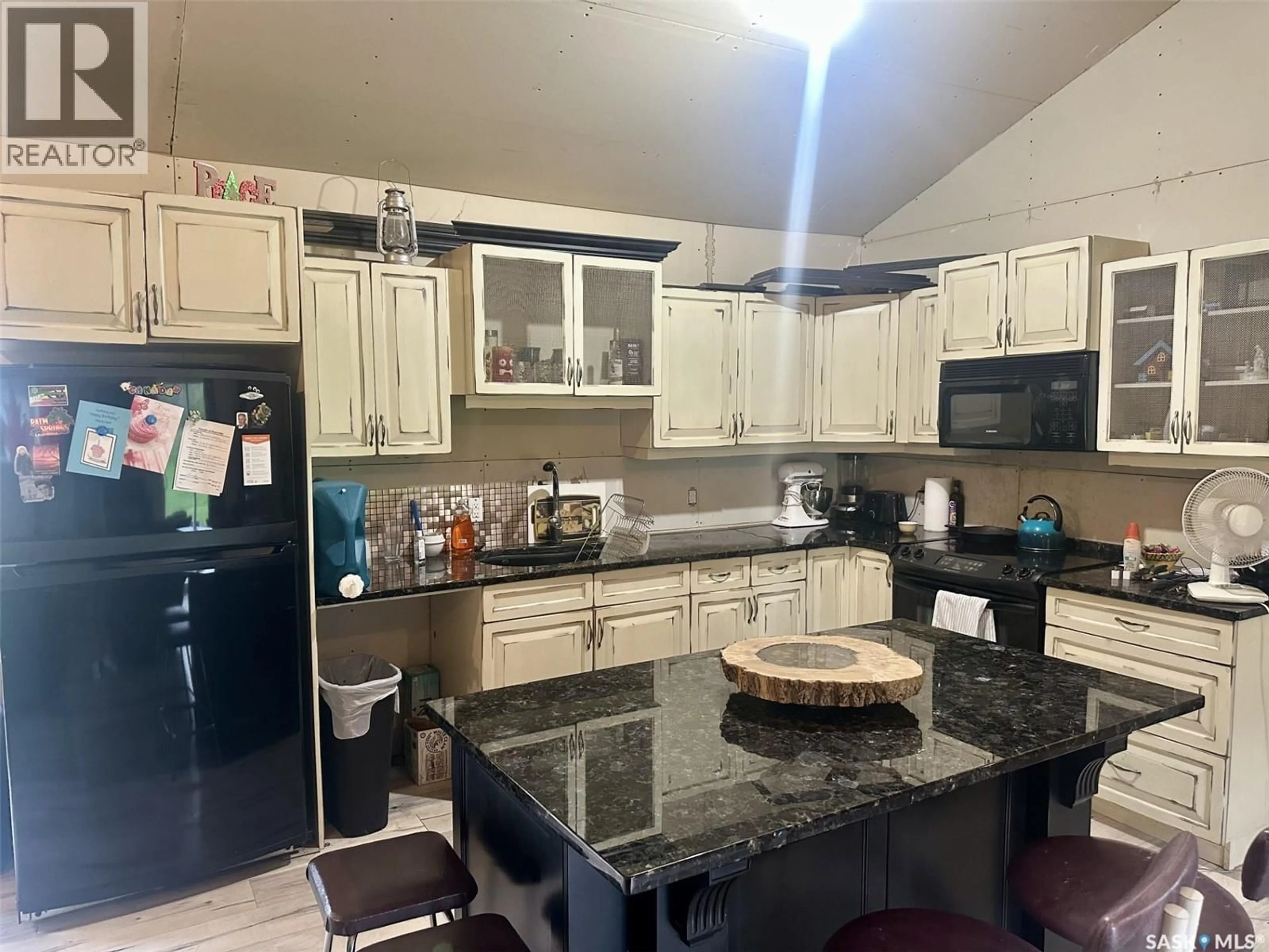 Open concept kitchen, unknown for 3 POPLAR STREET, Ruddell Saskatchewan S0M2S0