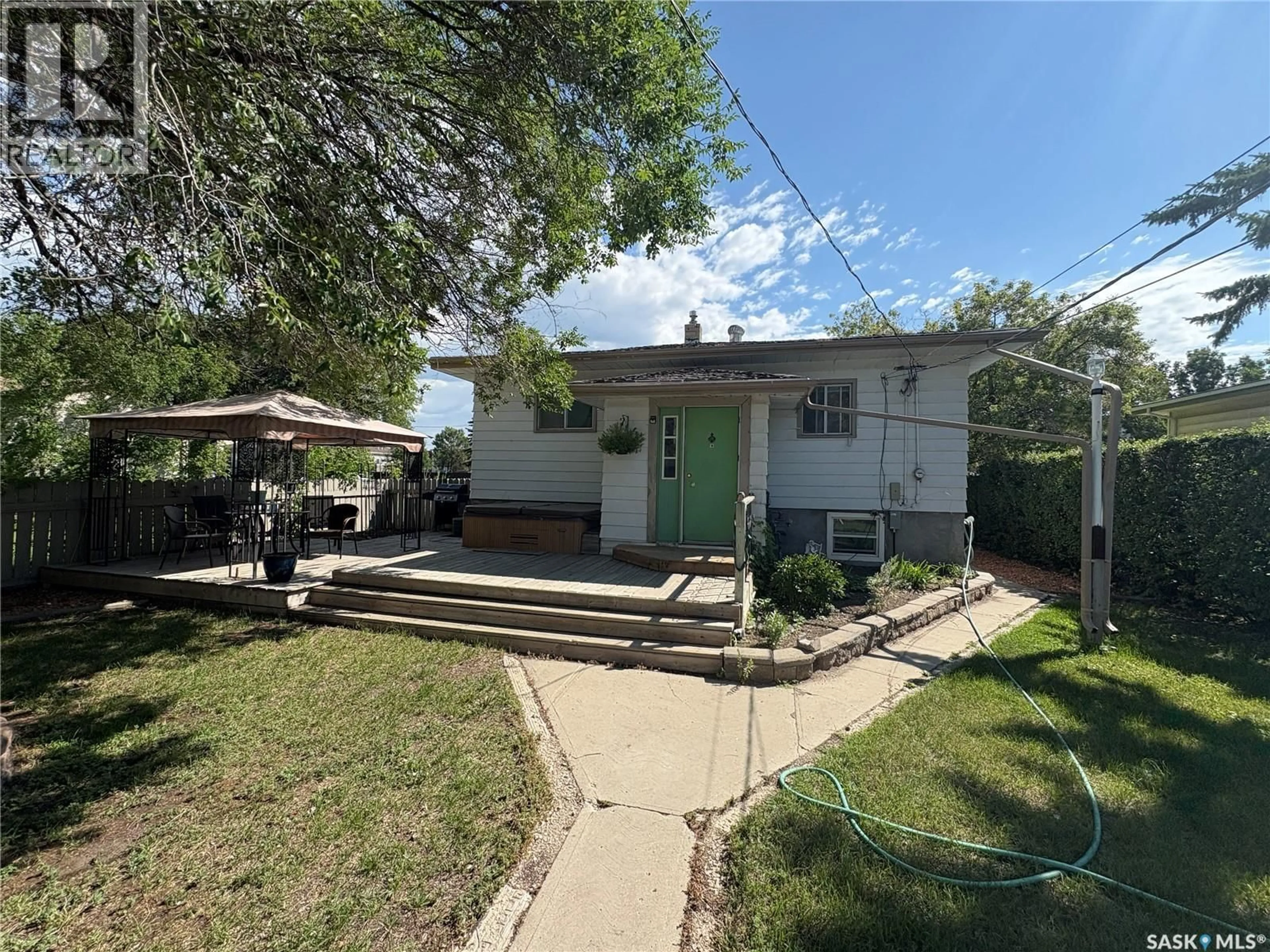 A pic from outside/outdoor area/front of a property/back of a property/a pic from drone, street for 360 ANGUS STREET, Regina Saskatchewan S4R3K6