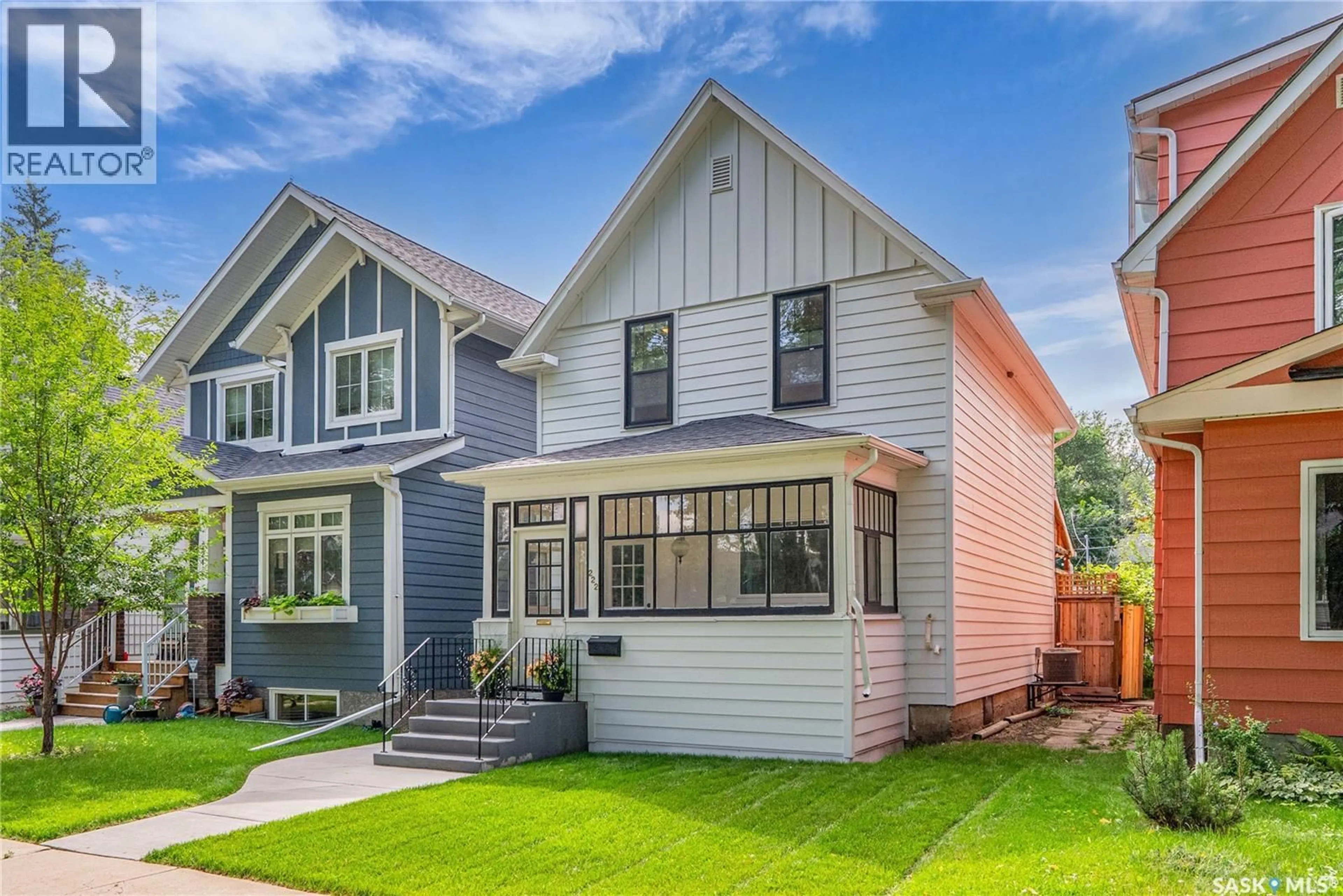 Home with vinyl exterior material, street for 222 7TH STREET, Saskatoon Saskatchewan S7H0X1