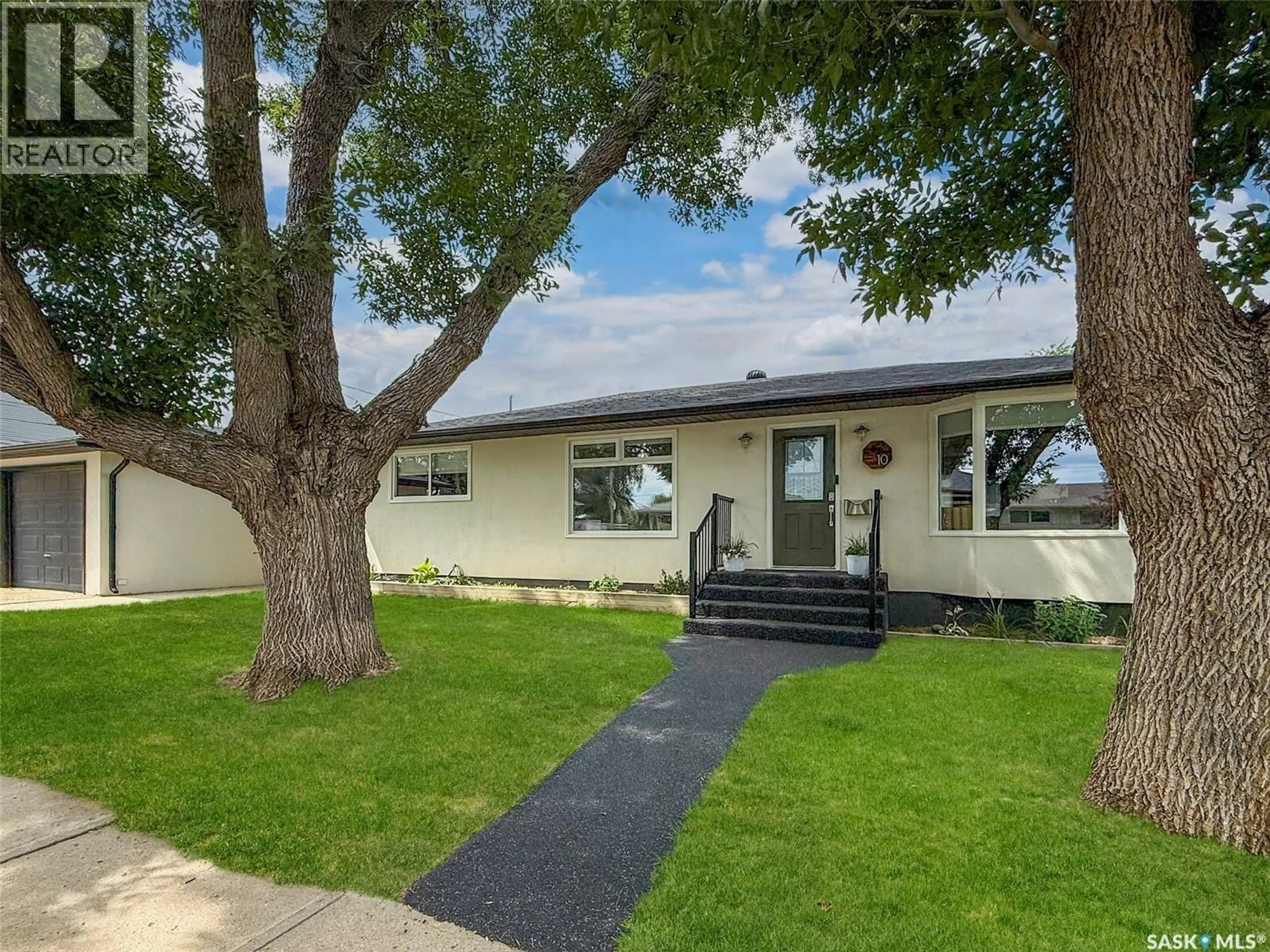 A pic from outside/outdoor area/front of a property/back of a property/a pic from drone, street for 10 ALLEN DRIVE, Swift Current Saskatchewan S9H3A4