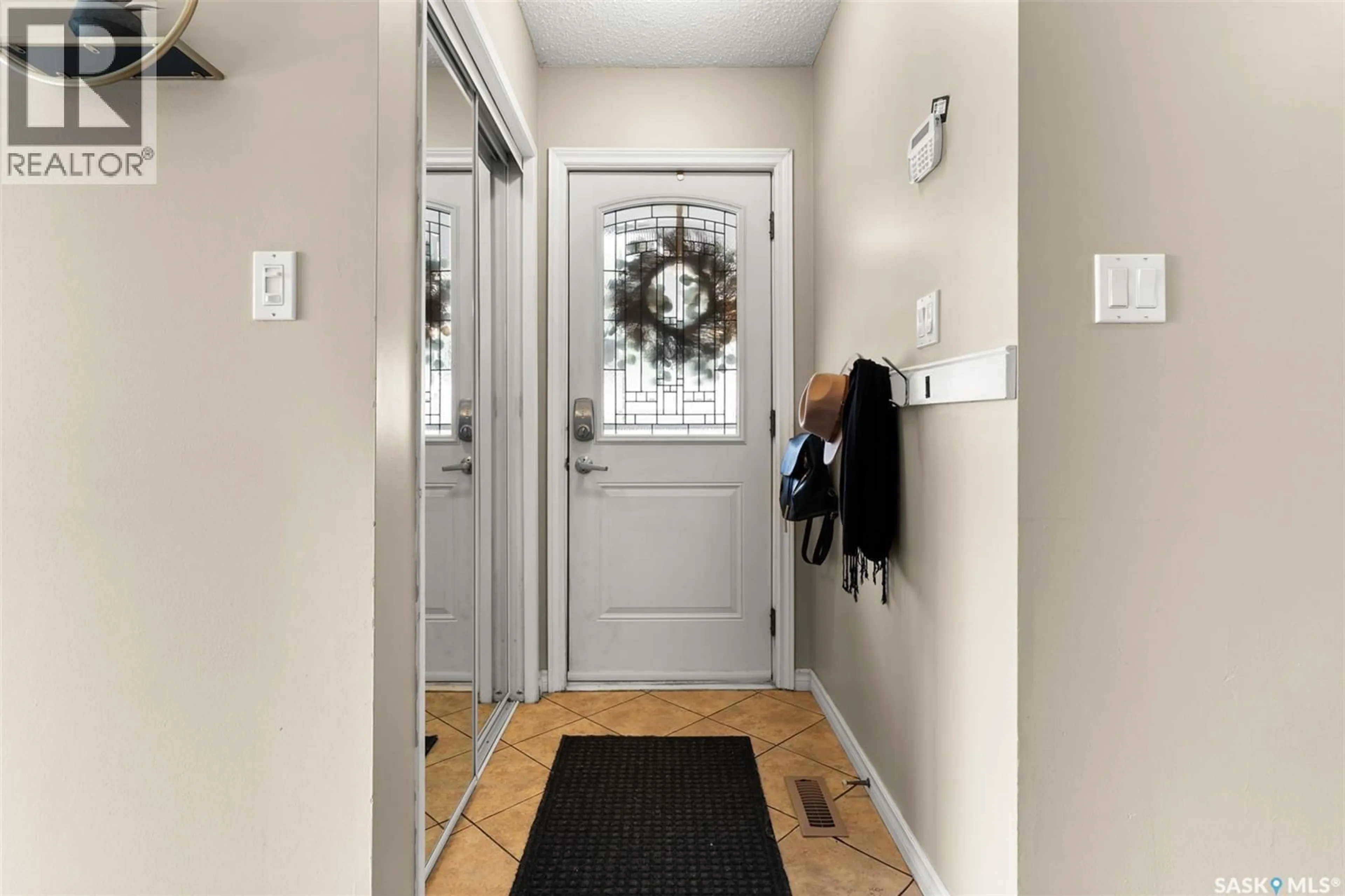 Indoor entryway for 6335 COHEN BAY, Regina Saskatchewan S4X2H5