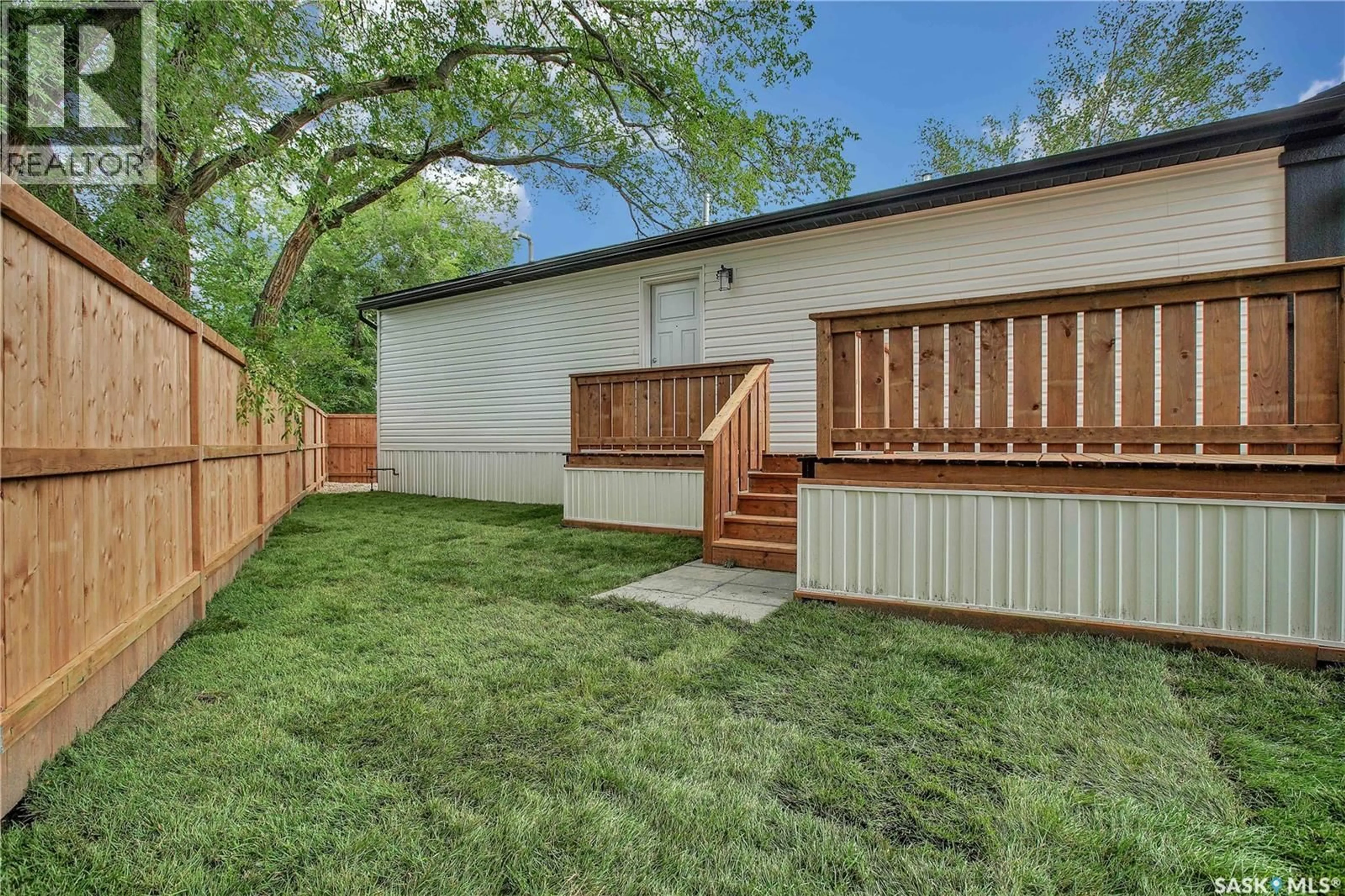 Shed for 1524 - 320 RAYNER AVENUE, Saskatoon Saskatchewan S7N2P8