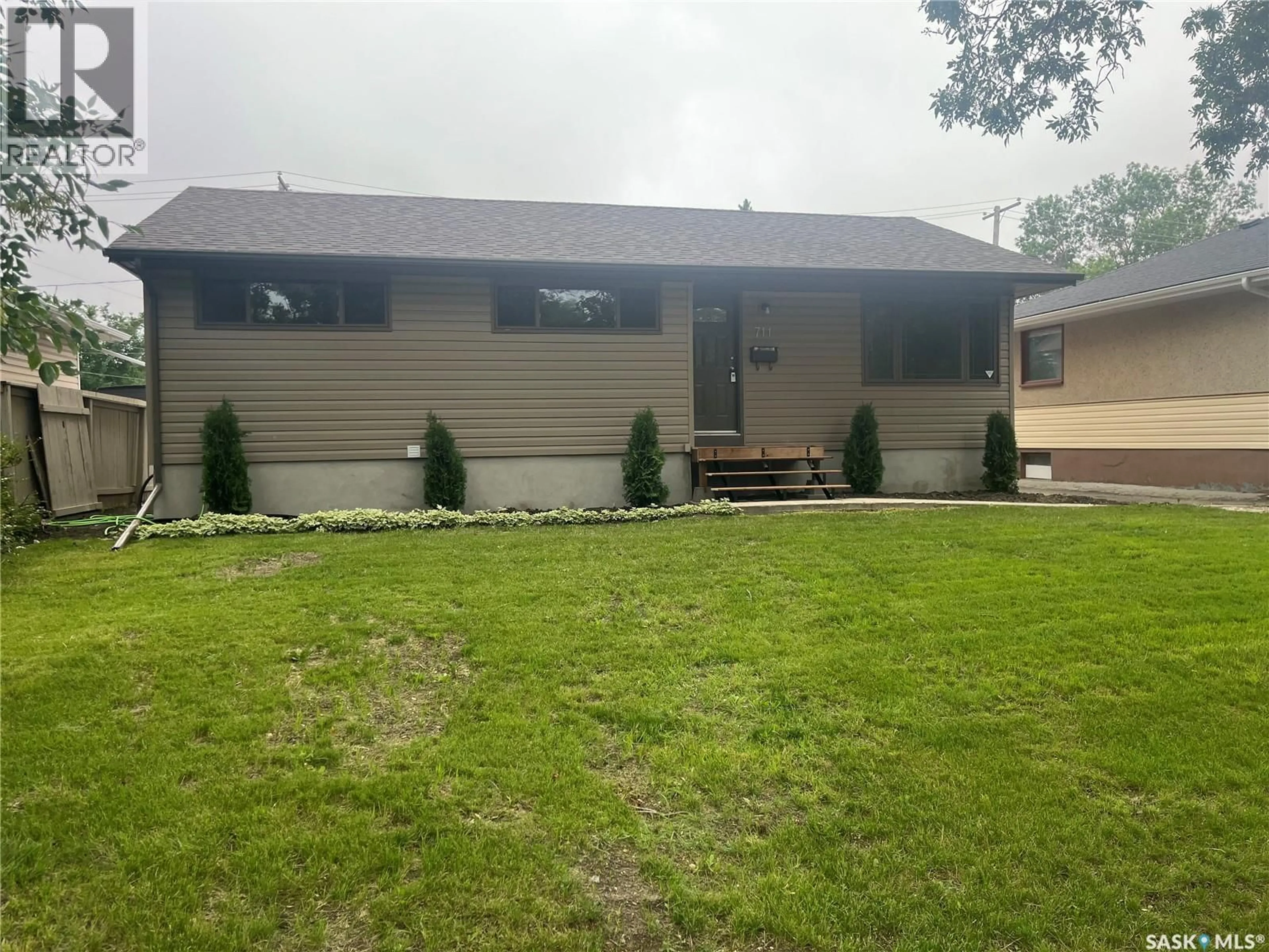 Home with vinyl exterior material, unknown for 711 18TH AVENUE, Regina Saskatchewan S4N1E8