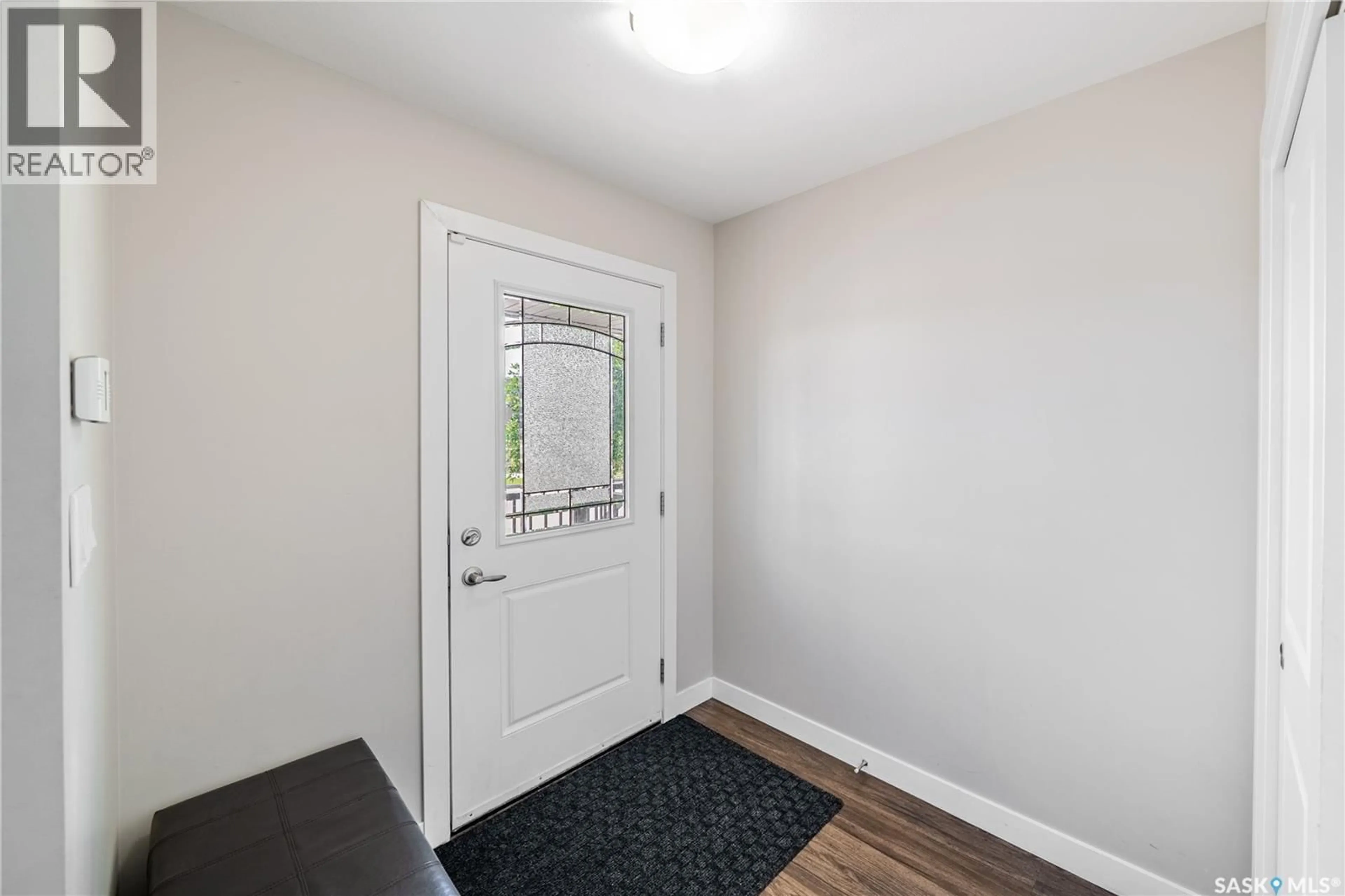 Indoor entryway for 5500 TUTOR WAY, Regina Saskatchewan S4W0N6